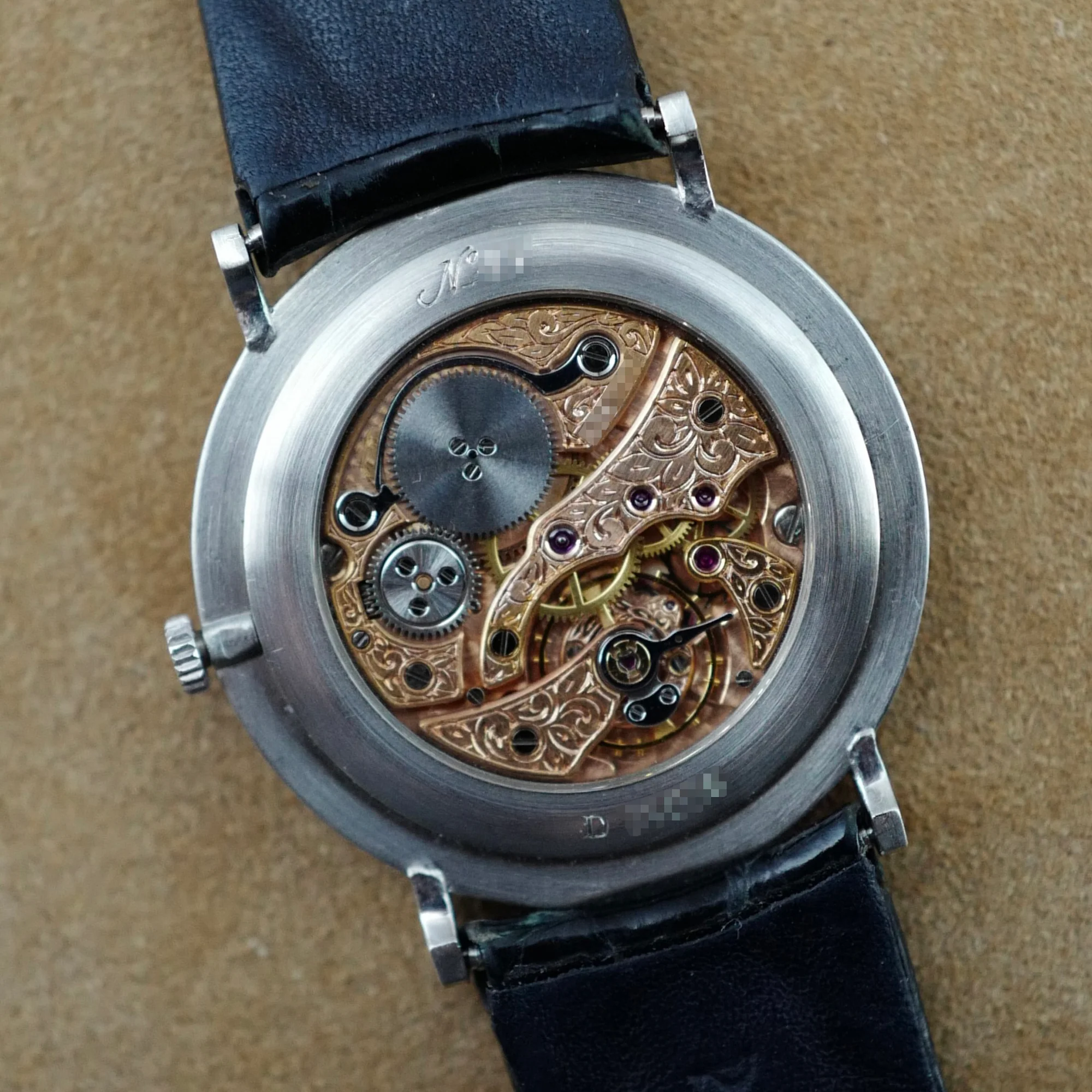 Audemars Piguet Platinum Extra-Plat Ref. 14667 in Top Condition with Original Warranty (New Arrival) - Image 4