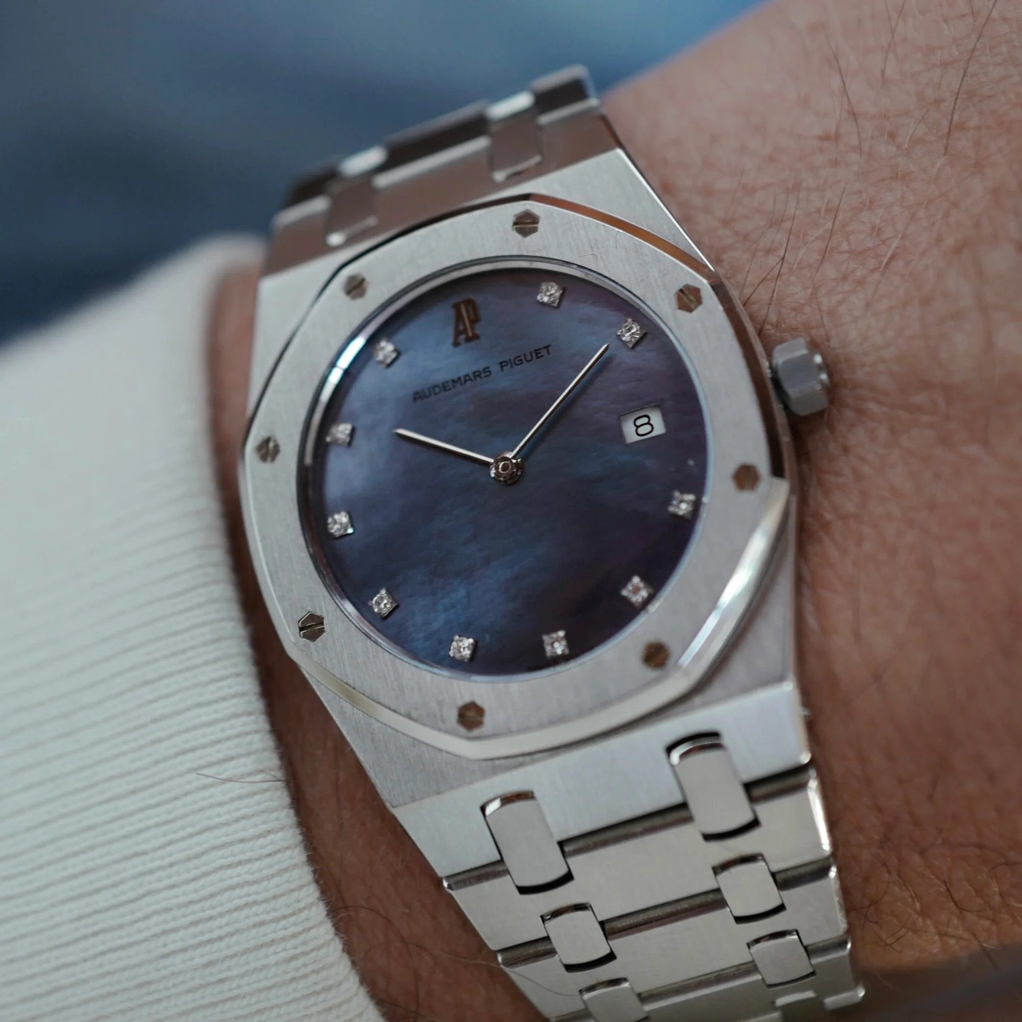 Audemars Piguet Platinum Royal Oak Watch Ref. 56175 with Mother of Pearl Dial - Image 4