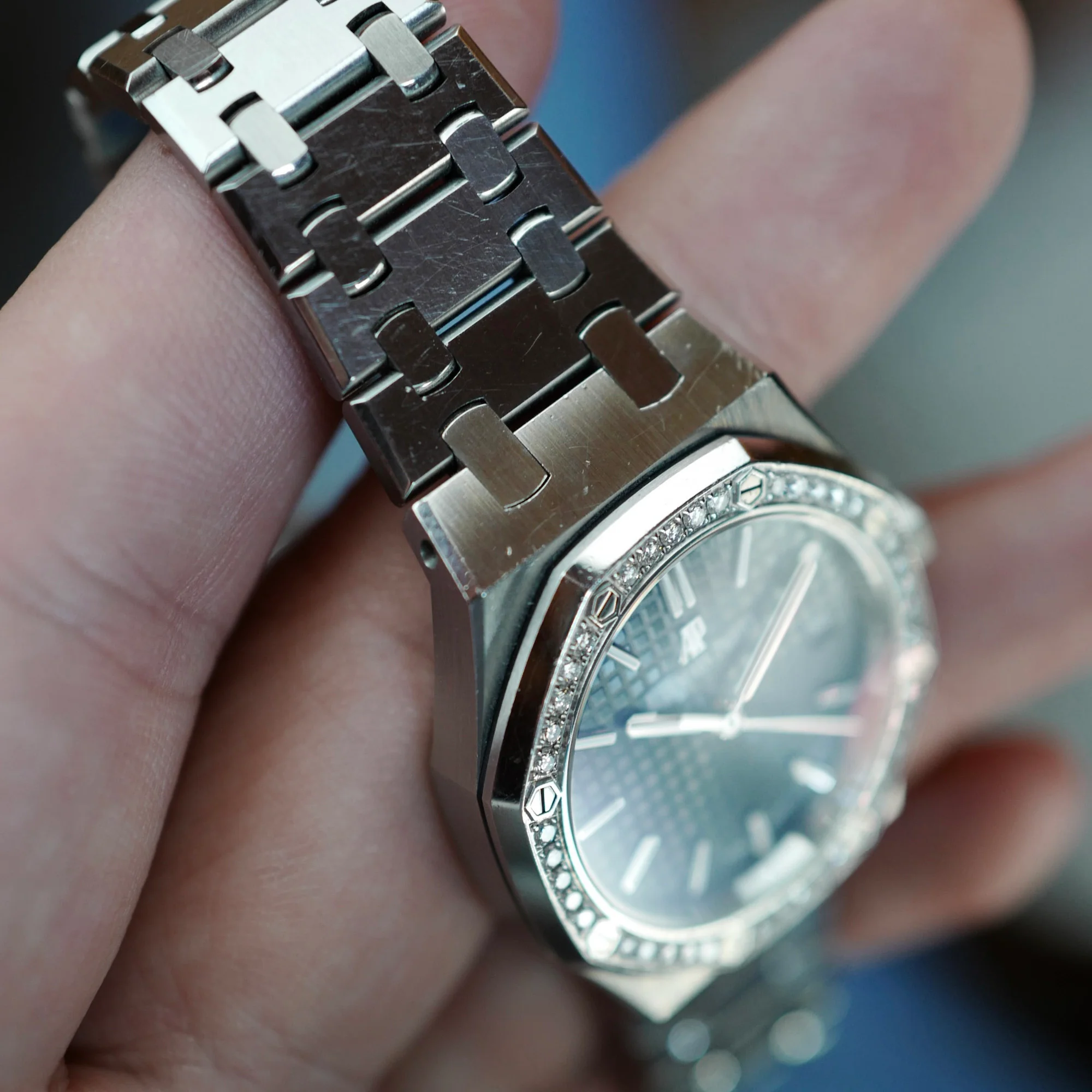 Audemars Piguet Steel Midsize Royal Oak Ref. 77351 (New Arrival) - Image 5
