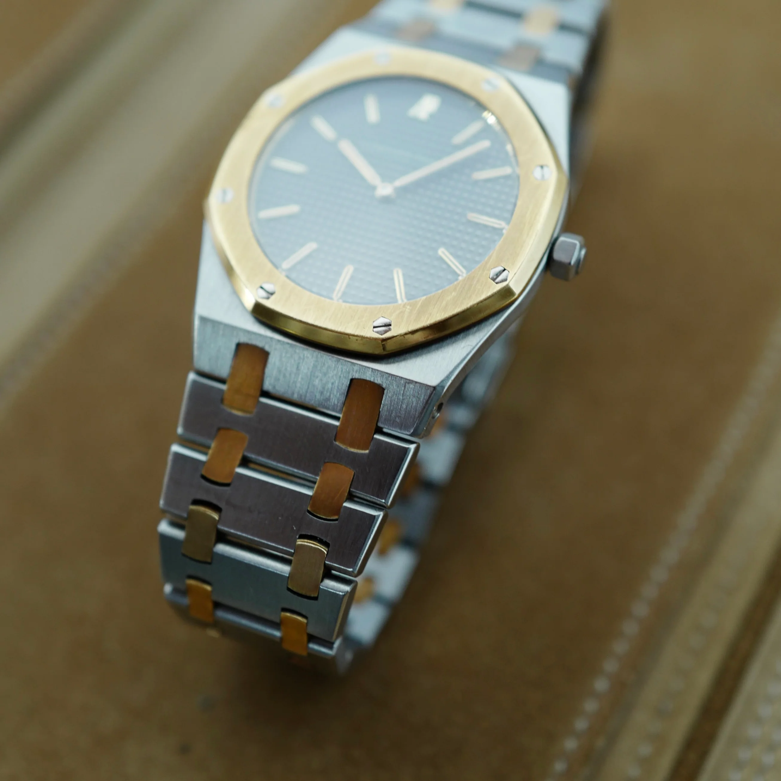 Audemars Piguet Two-Tone Royal Oak Ref. 56303 - Image 9
