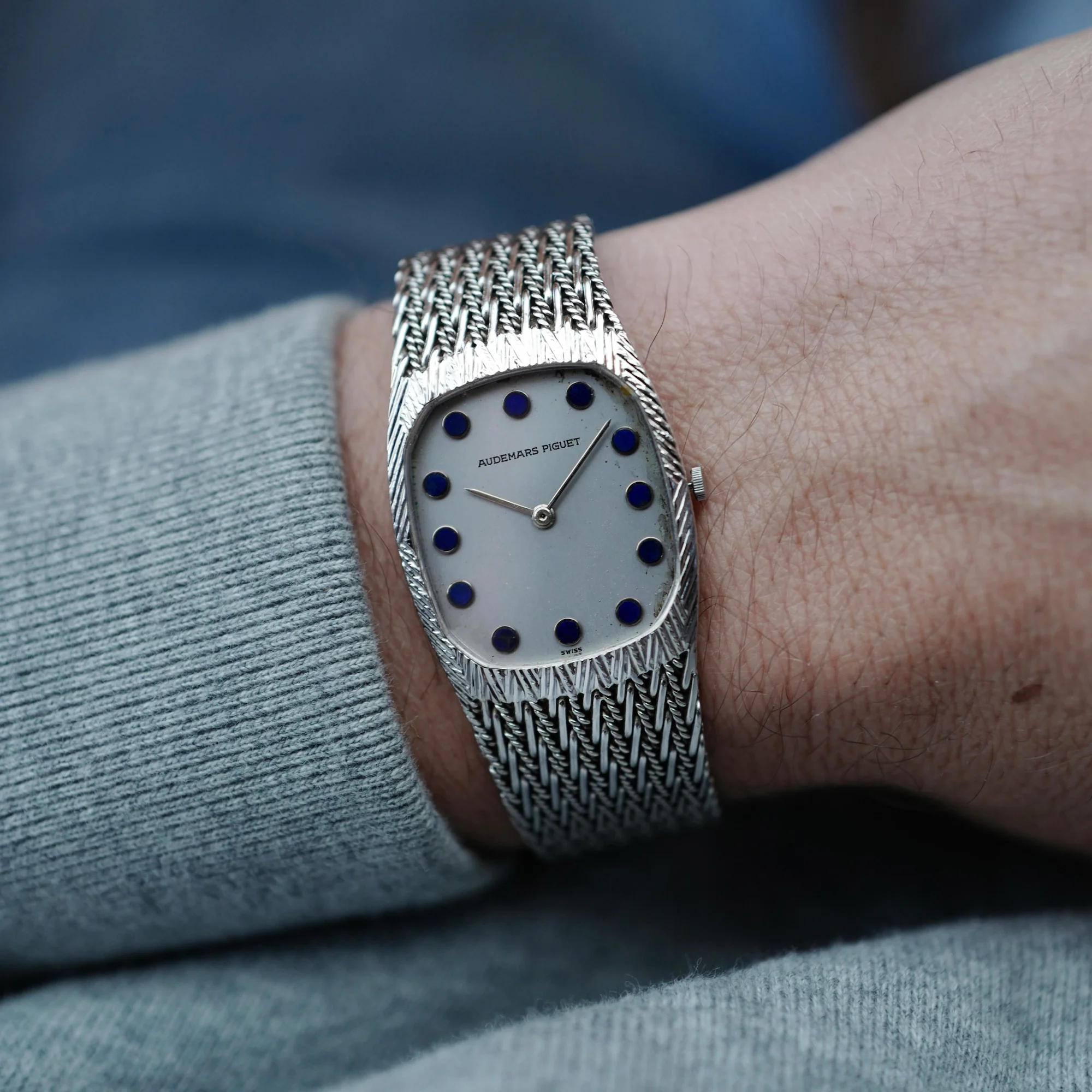 Audemars Piguet White Gold and Blue Round Marker Dial Watch - Image 4