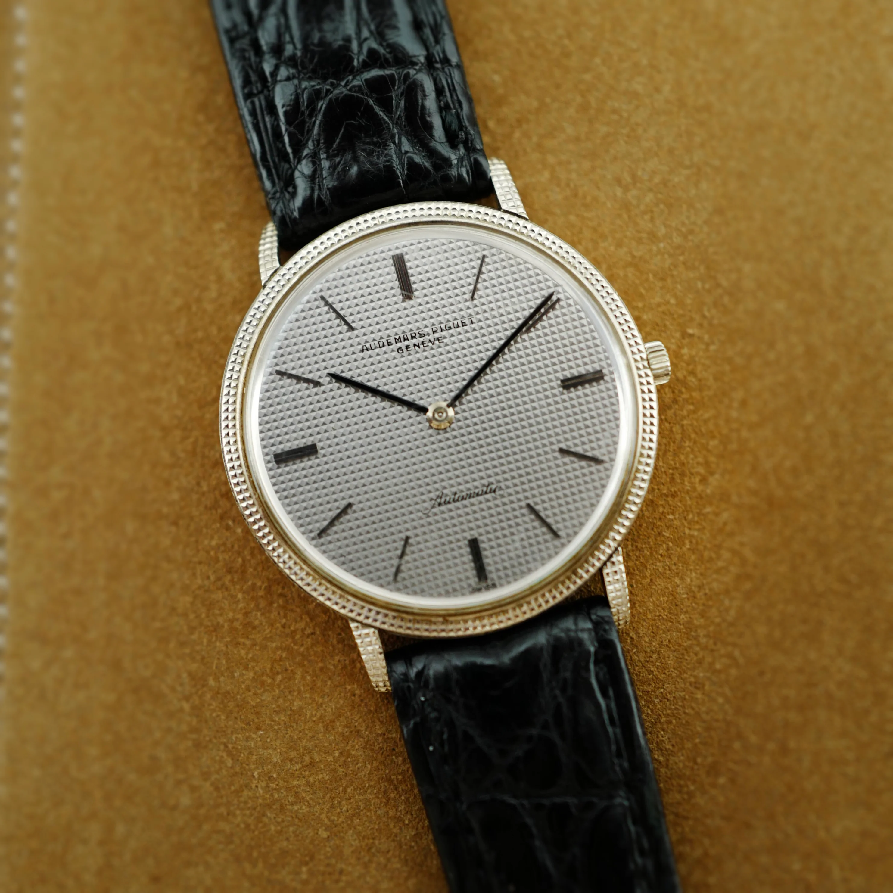 Audemars Piguet White Gold Automatic with Hobnail Case and Dial (New Arrival) - Image 5