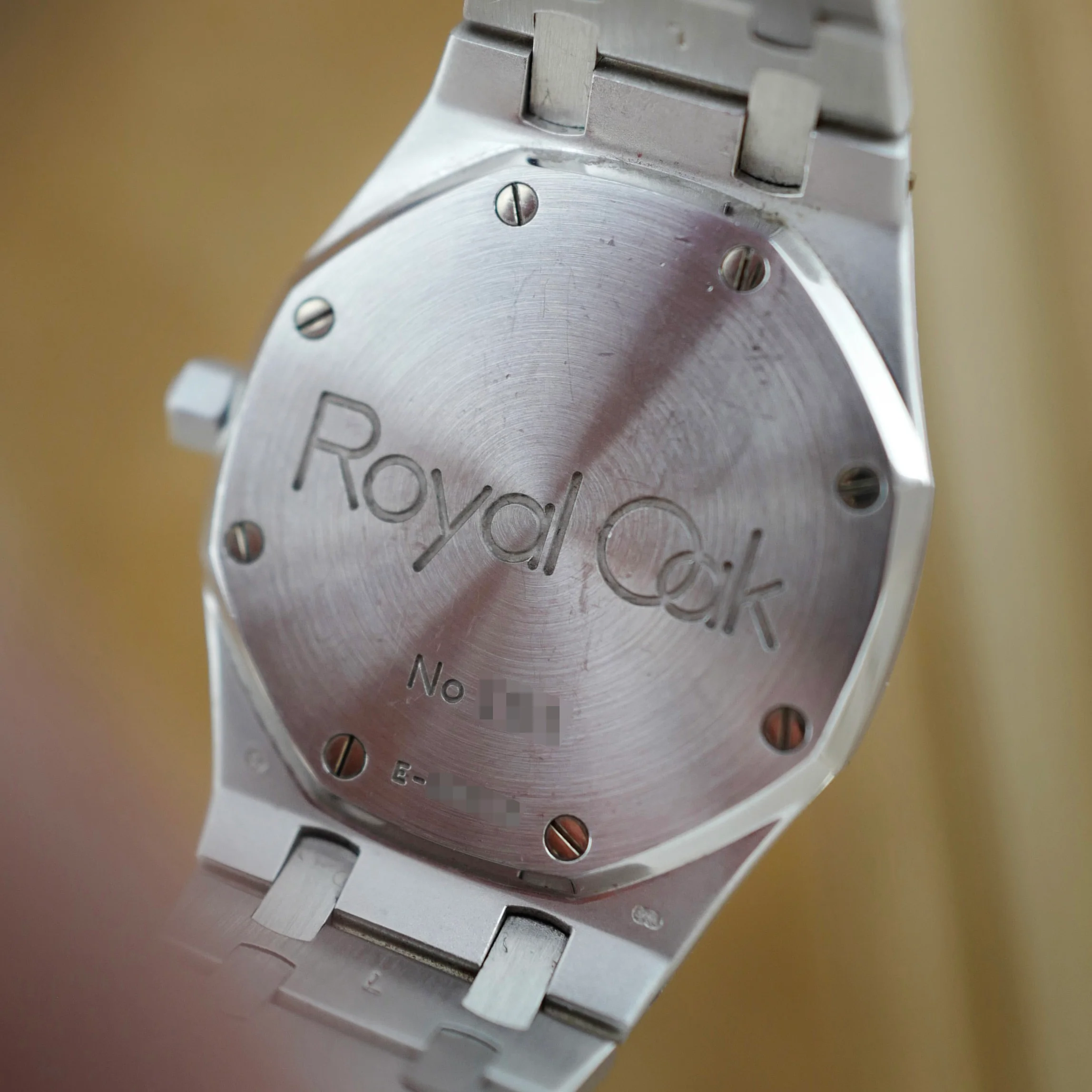 Audemars Piguet White Gold Royal Oak Watch Ref. 14813 with Mother of Pearl Dial - Image 6