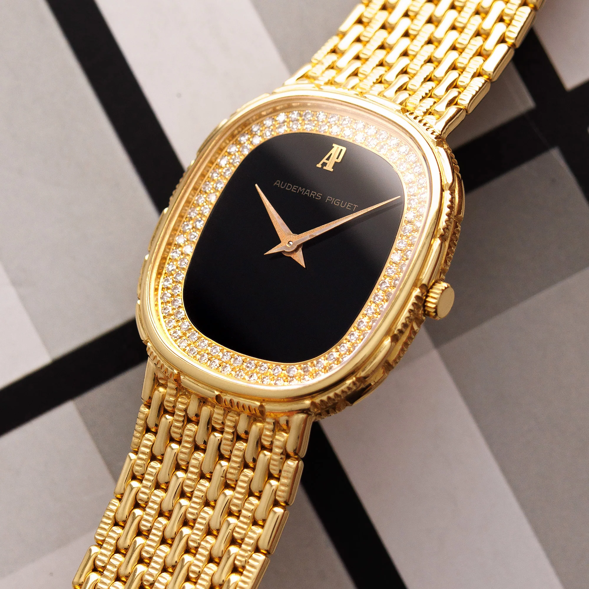 Audemars Piguet Yellow Gold Bracelet Watch with Onyx and Diamond Dial - Image 2