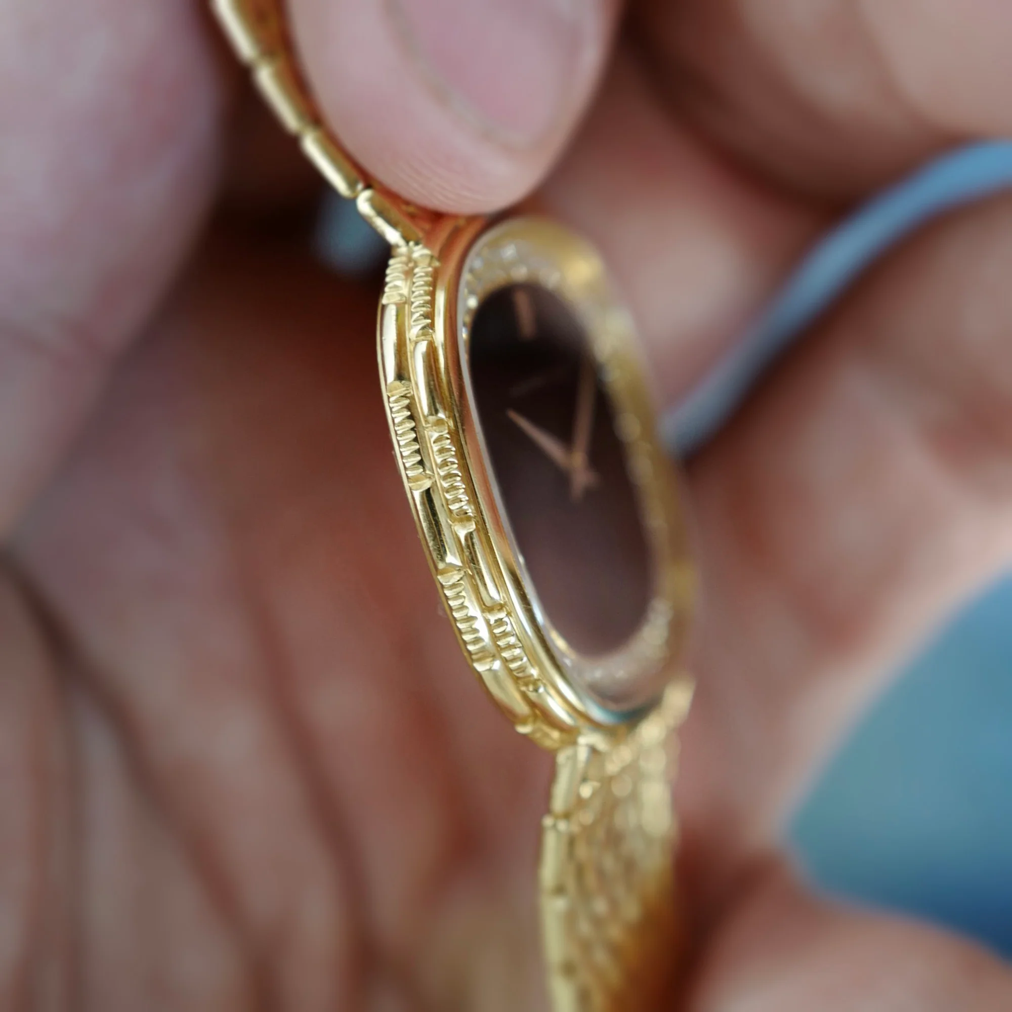 Audemars Piguet Yellow Gold Bracelet Watch with Onyx and Diamond Dial - Image 8