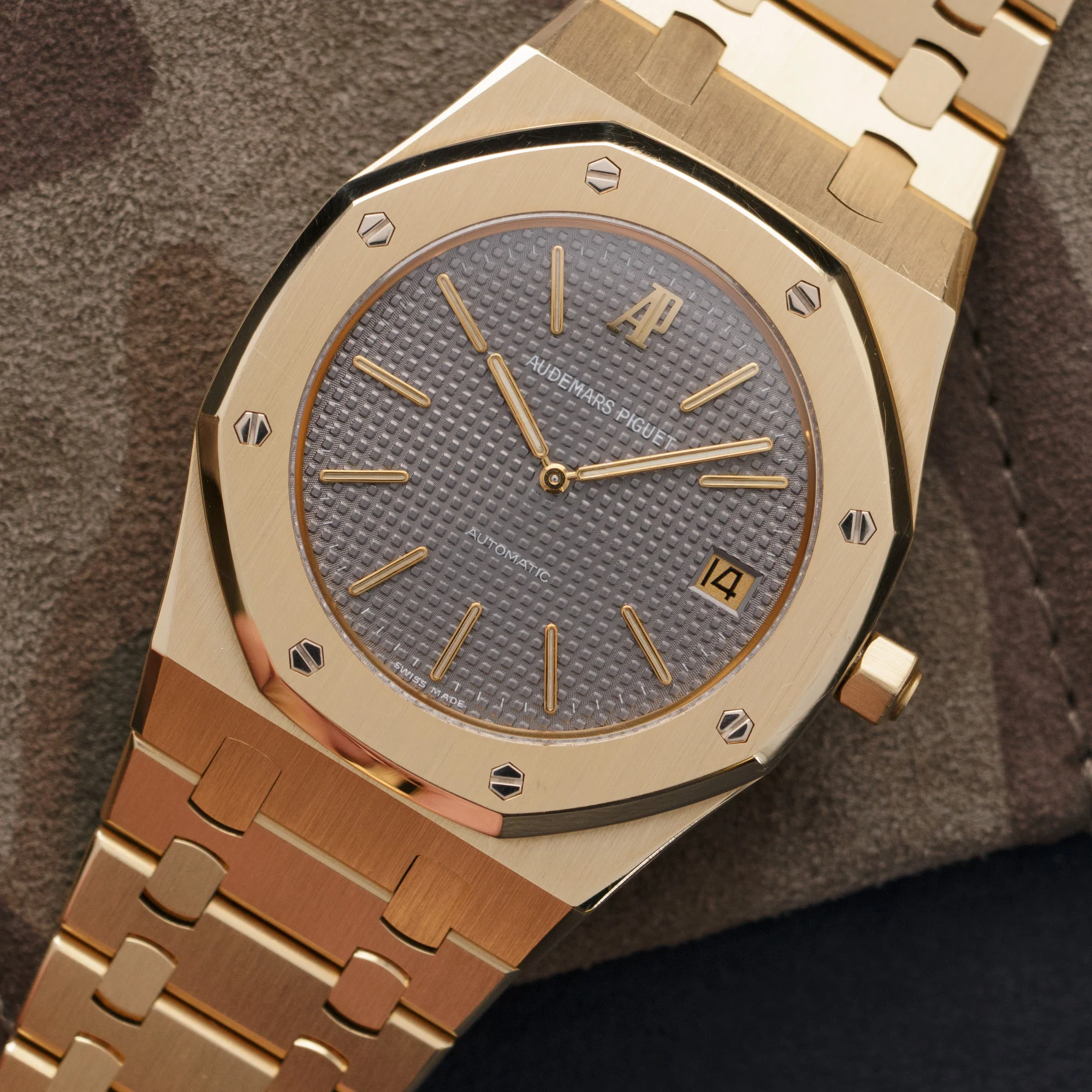 Audemars Piguet Yellow Gold Jumbo Royal Oak Anniversary Watch Ref. 14802 - Image 2