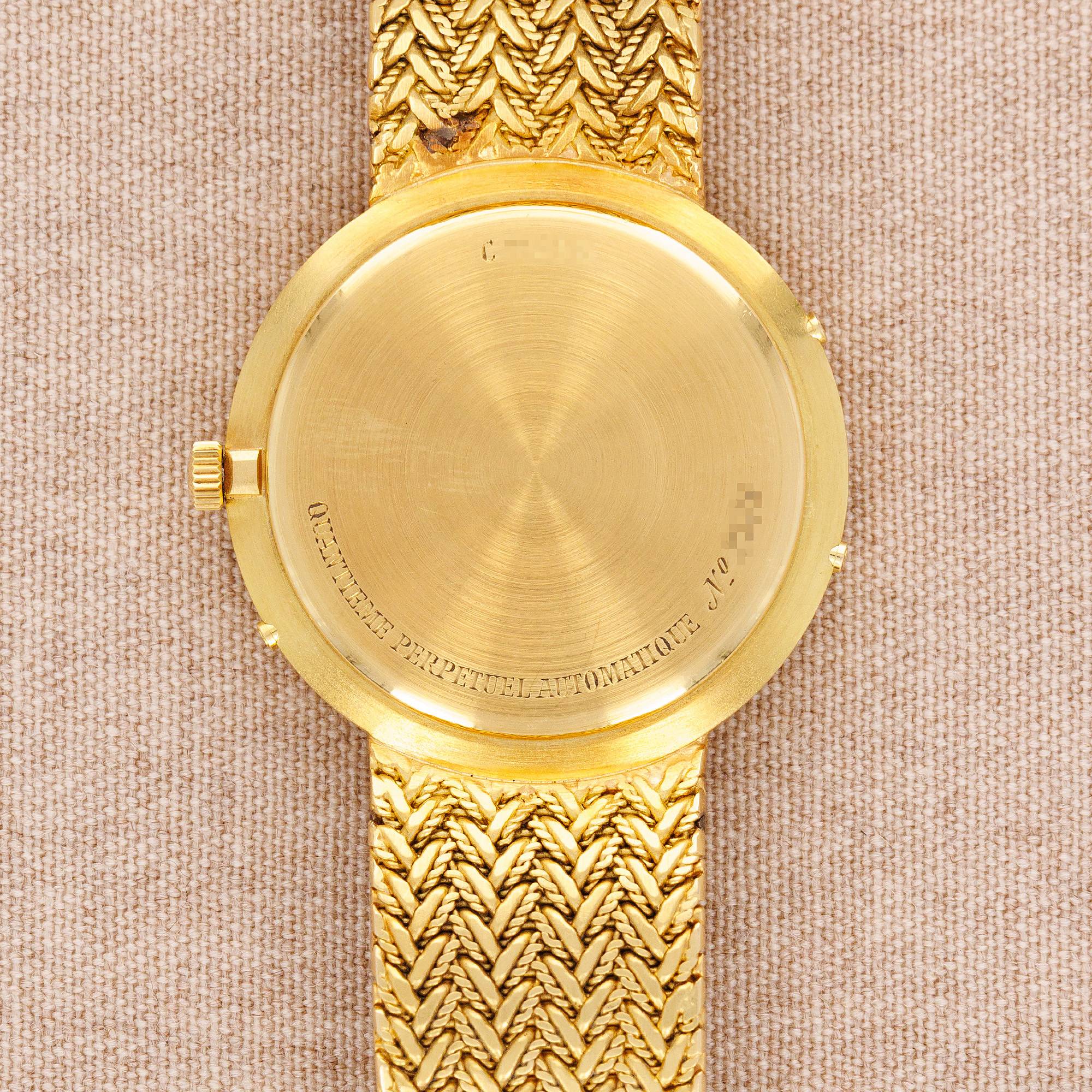 Audemars Piguet Yellow Gold Quantieme Perpetual Watch Ref. 5549 - Image 4
