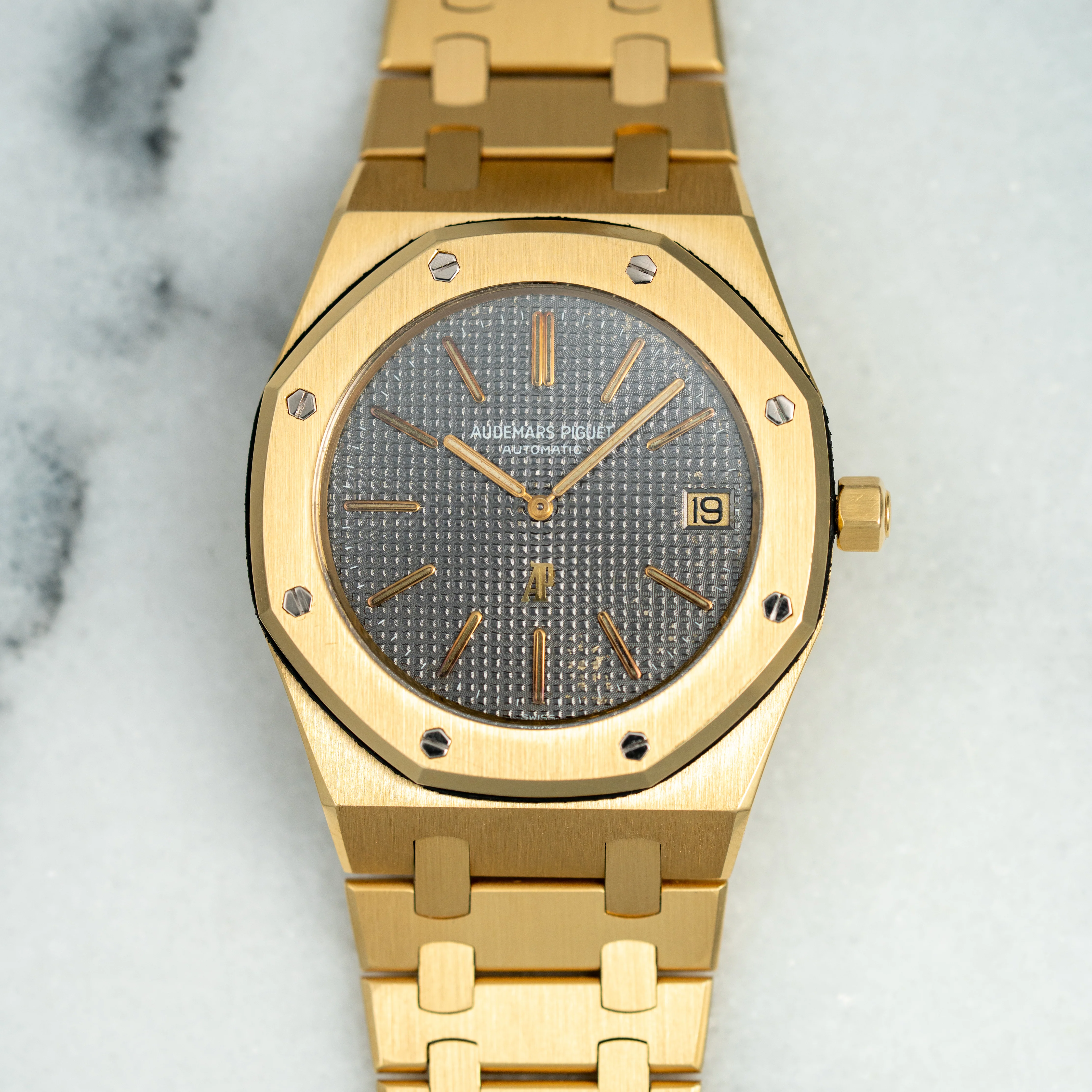 Audemars Piguet Yellow Gold Royal Oak Ref. 5402 - Image 3