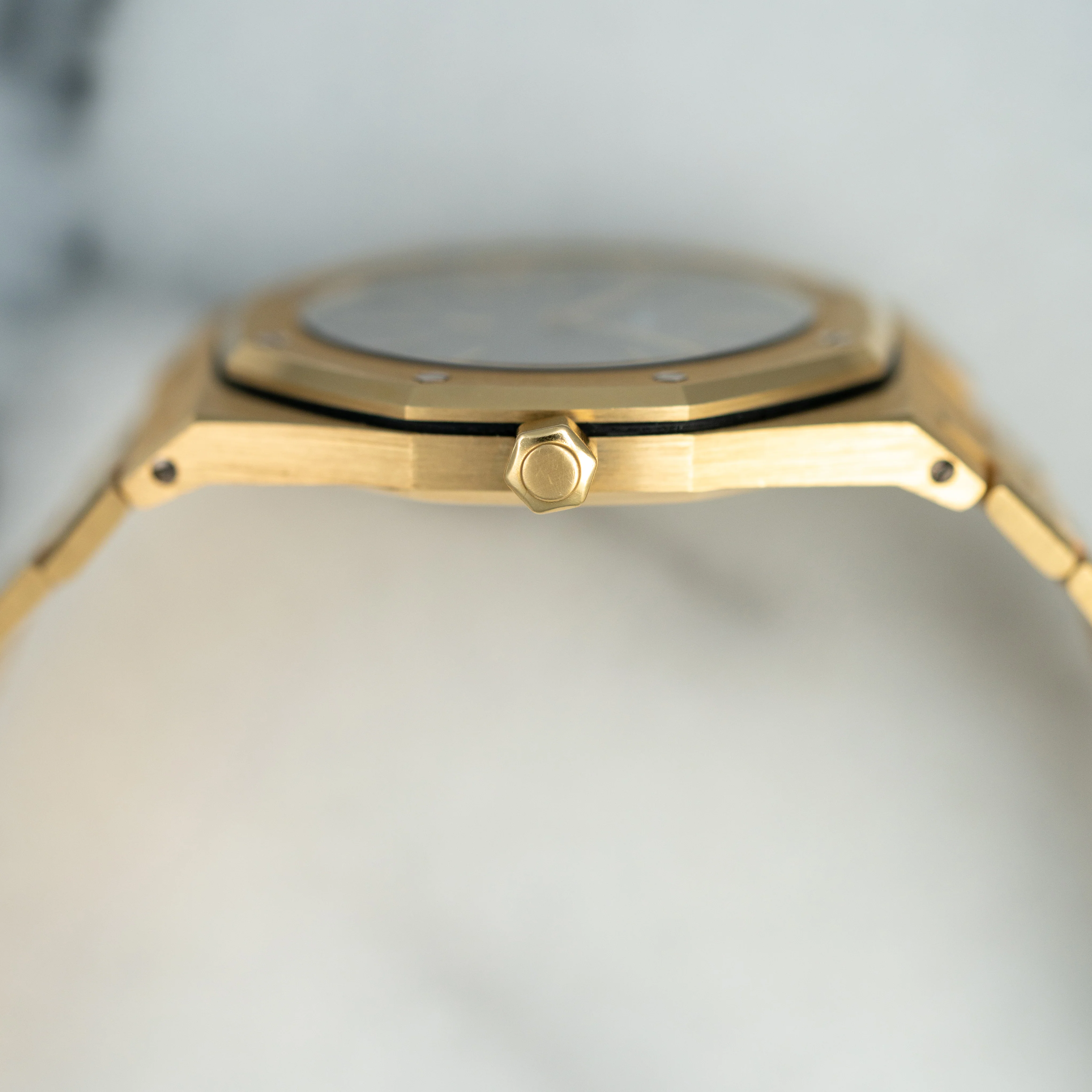 Audemars Piguet Yellow Gold Royal Oak Ref. 5402 - Image 5