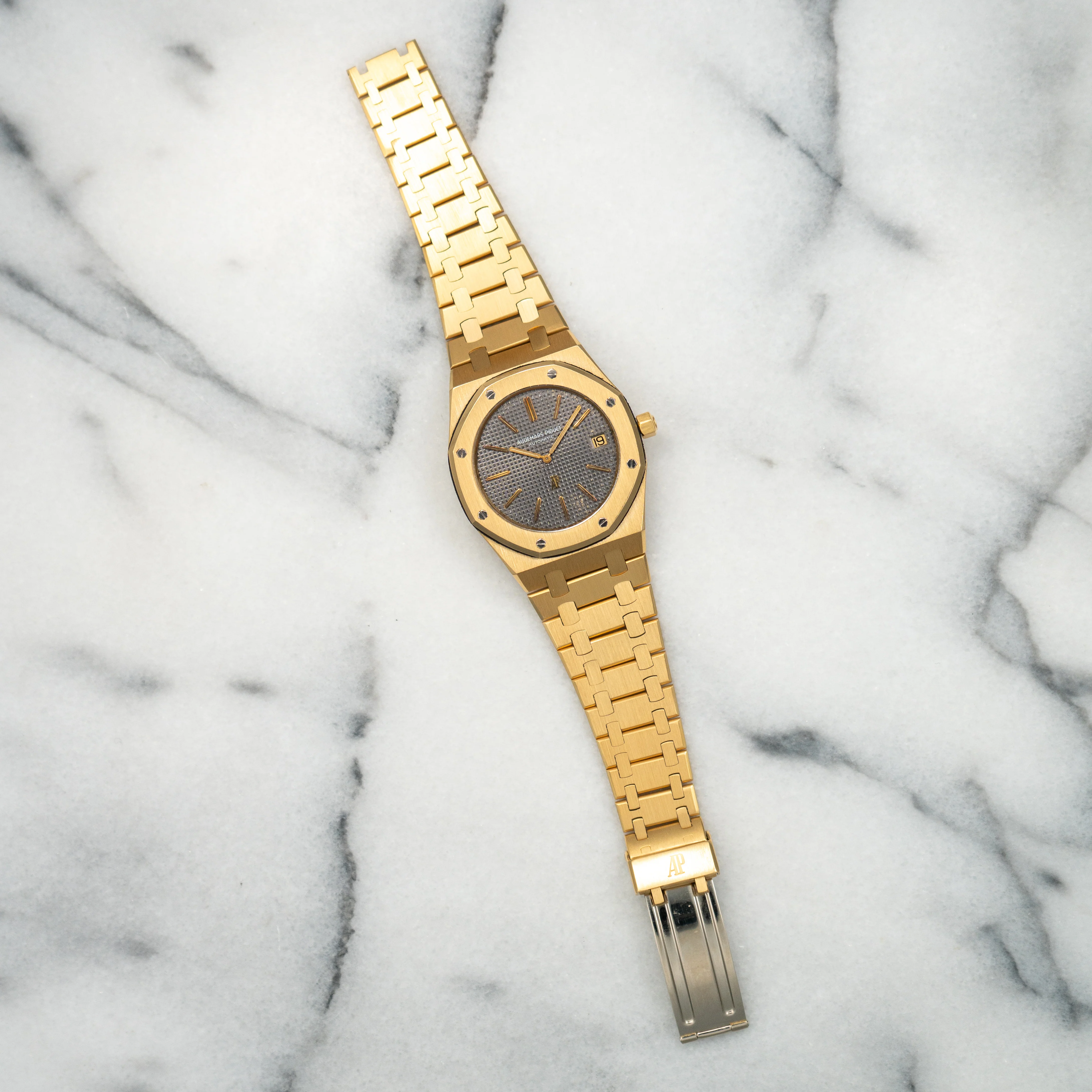 Audemars Piguet Yellow Gold Royal Oak Ref. 5402 - Image 6