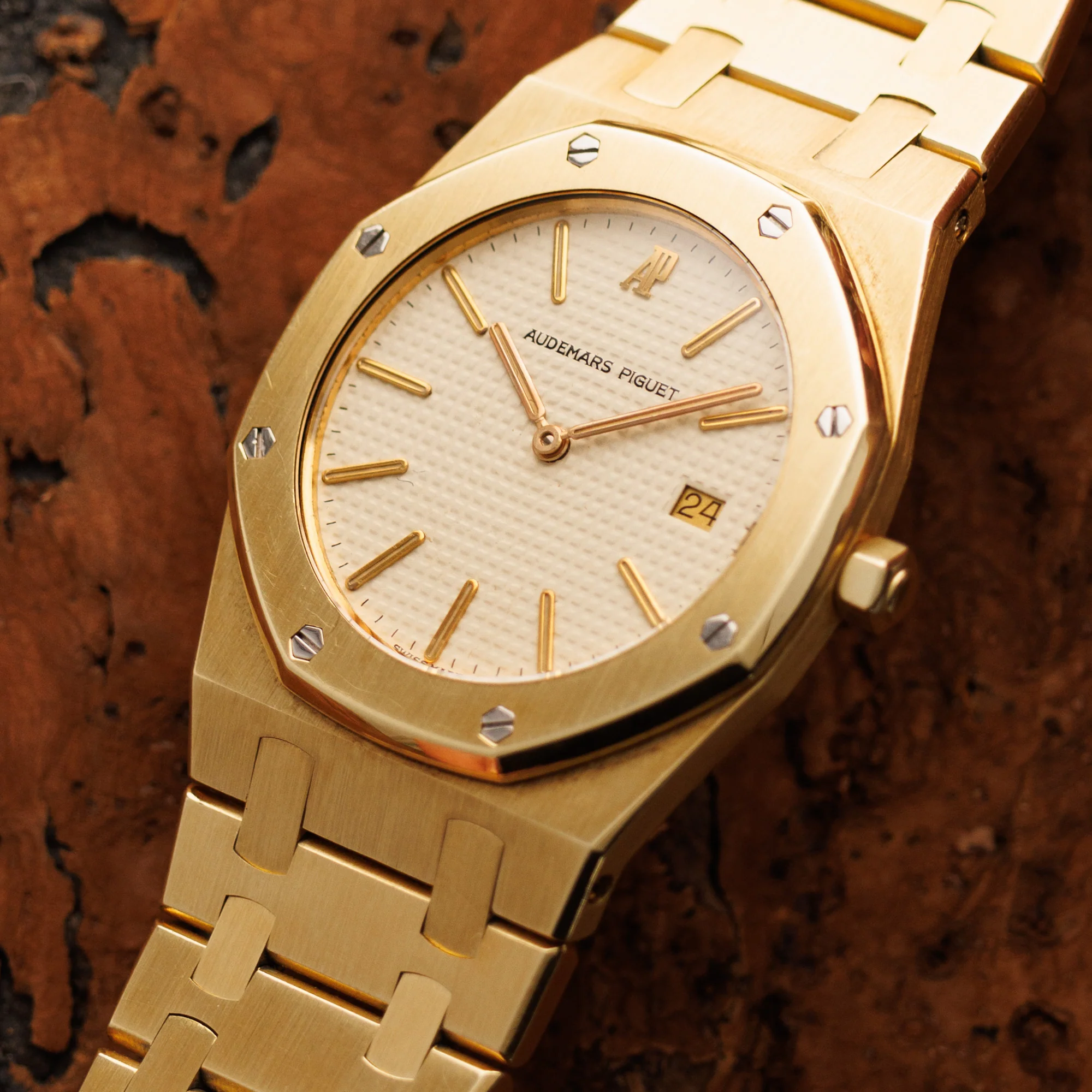 Audemars Piguet Yellow Gold Royal Oak Ref. 56175 - Image 2