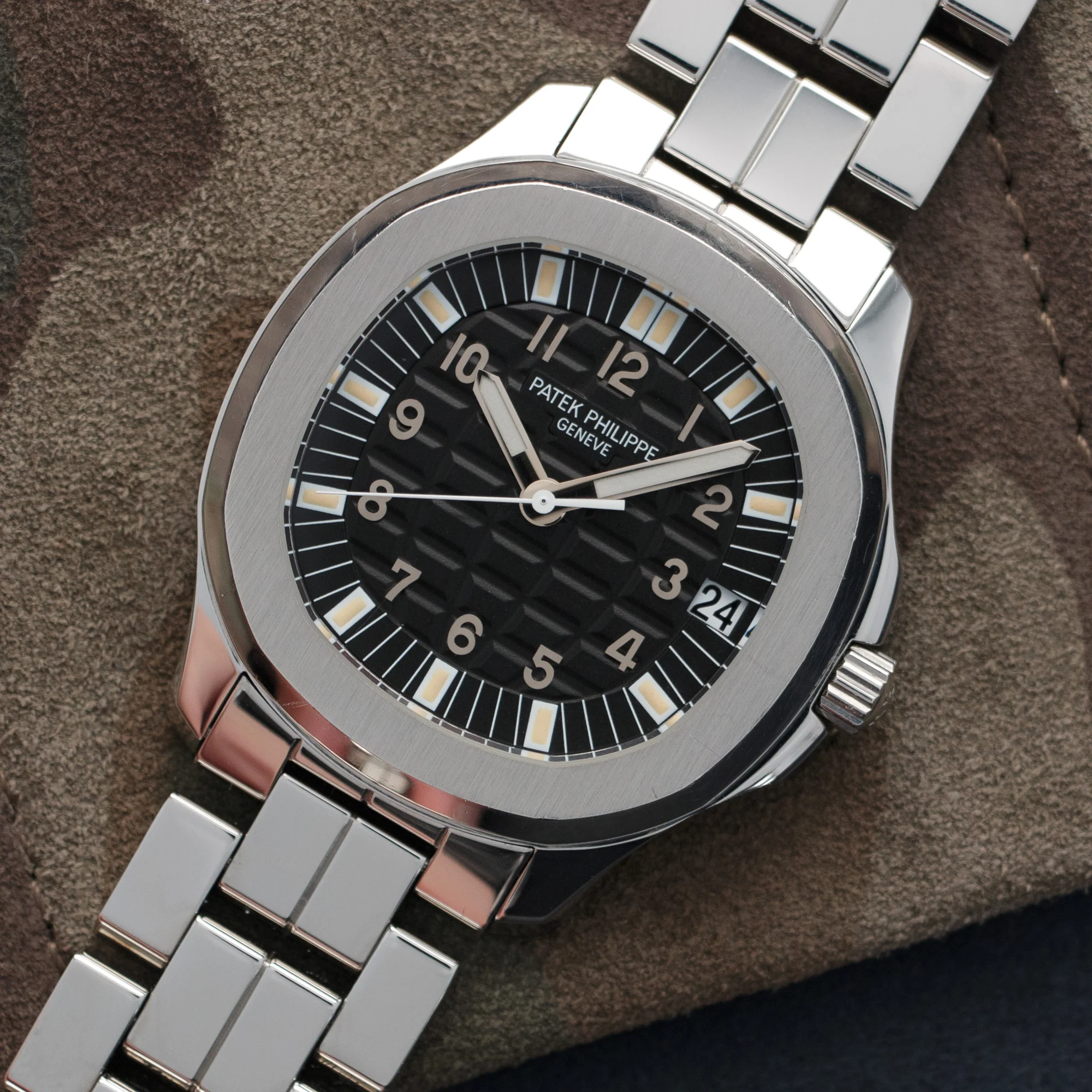 Patek Philippe Aquanaut Jumbo Automatic Watch Ref. 5065 - Image 2
