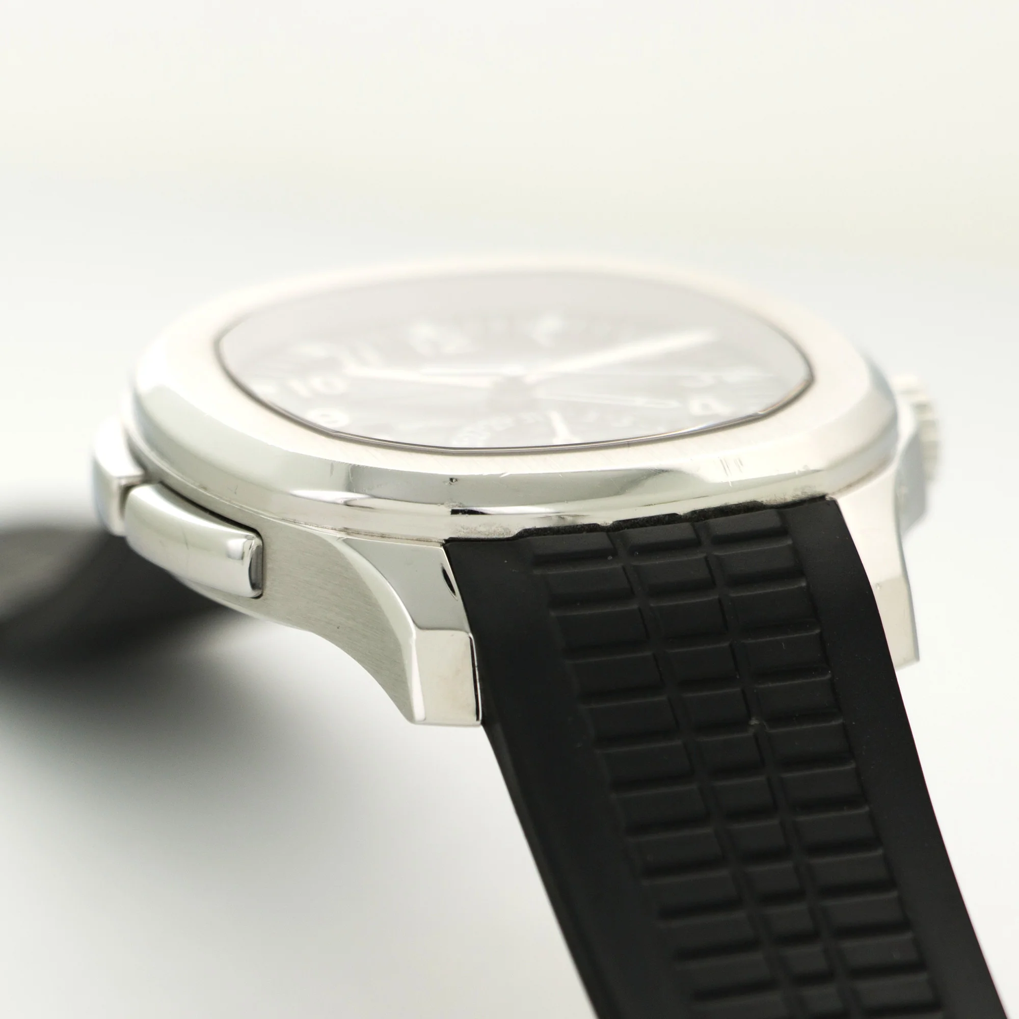 Patek Philippe Aquanaut Travel Time Watch Ref. 5164a - Image 3
