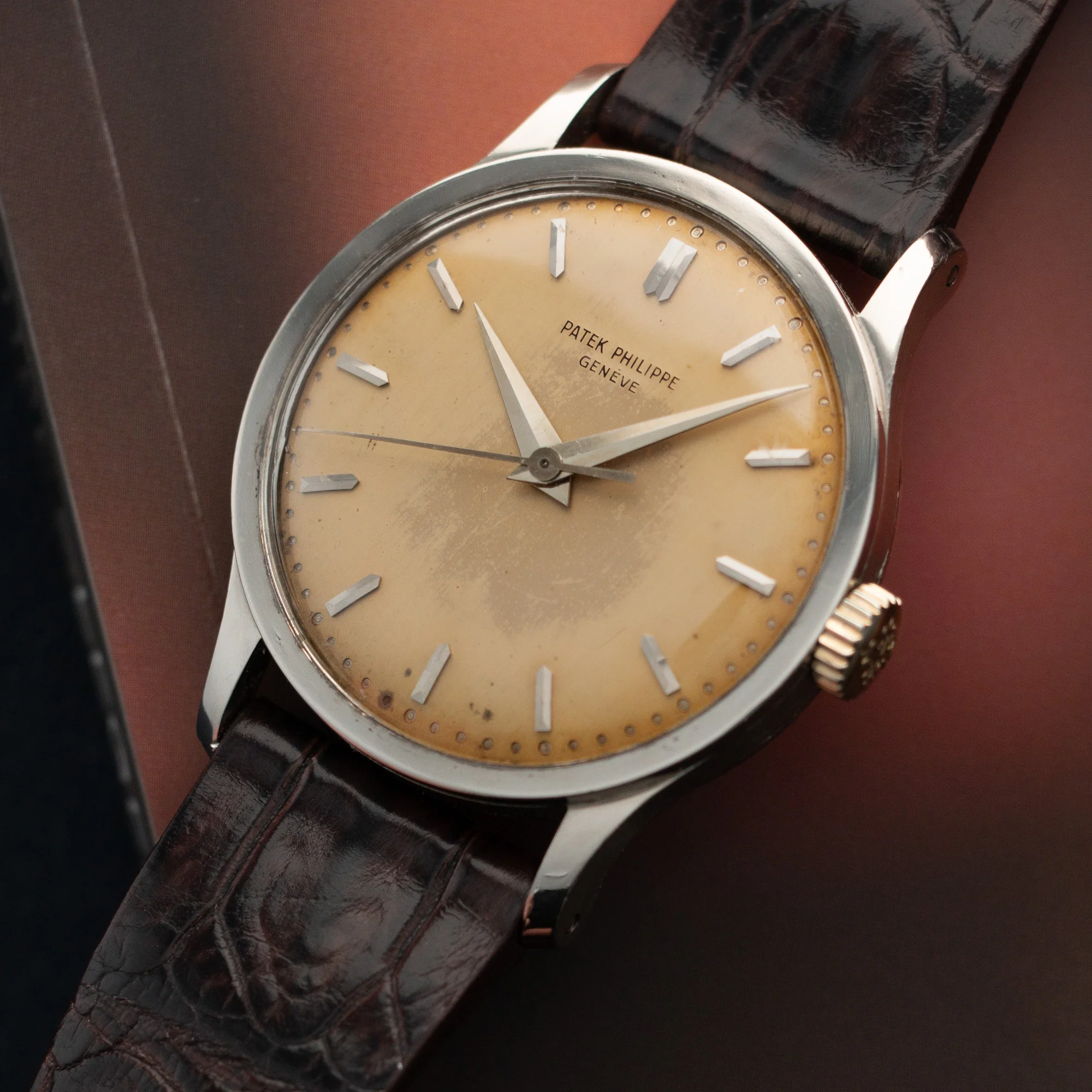 Patek Philippe Calatrava White Gold Ref. 570 with Tropical Dial - Image 2