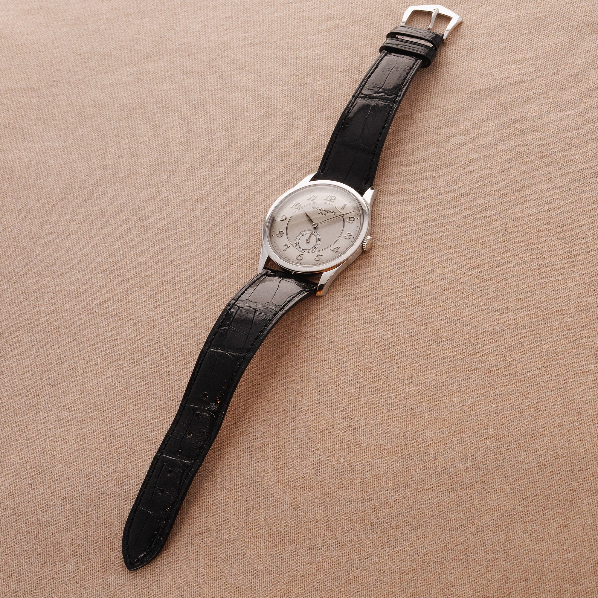 Patek Philippe Platinum Calatrava Ref. 5196 - Image 3