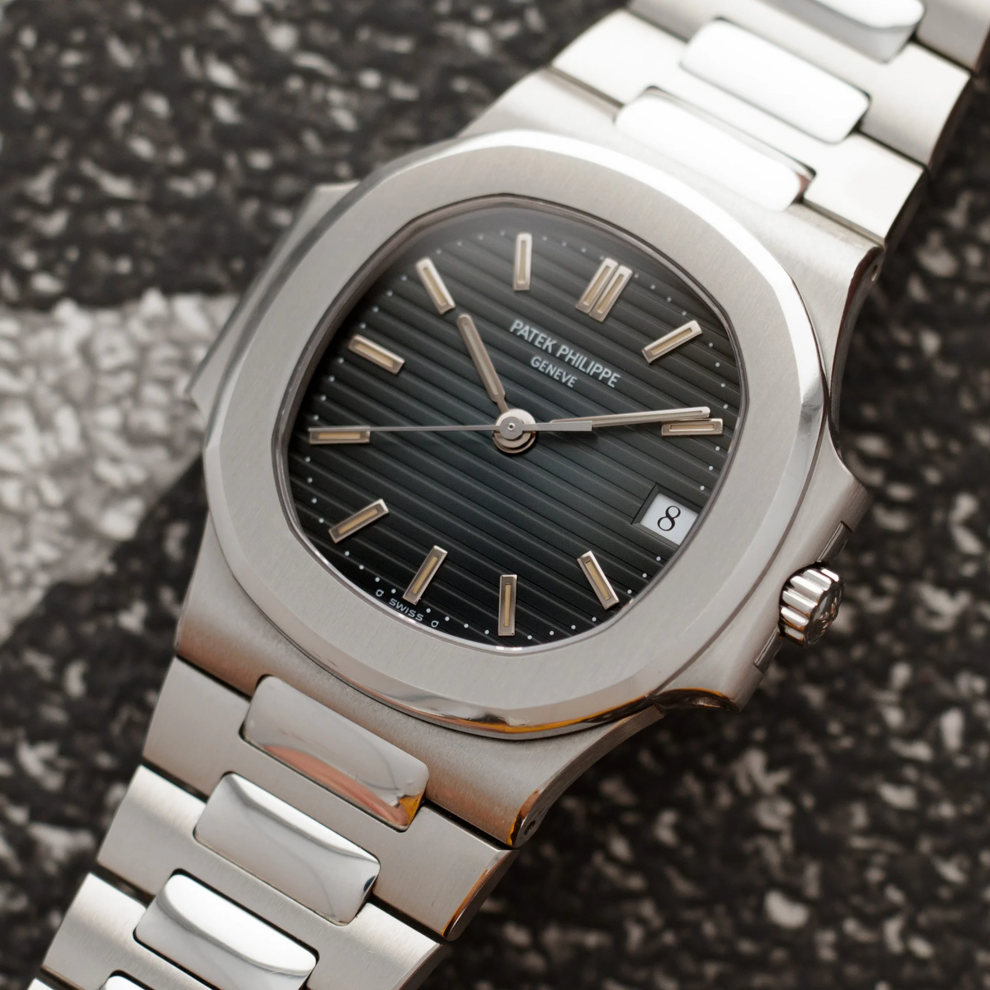 Patek Philippe Steel Nautilus Ref. 3800 - Image 2