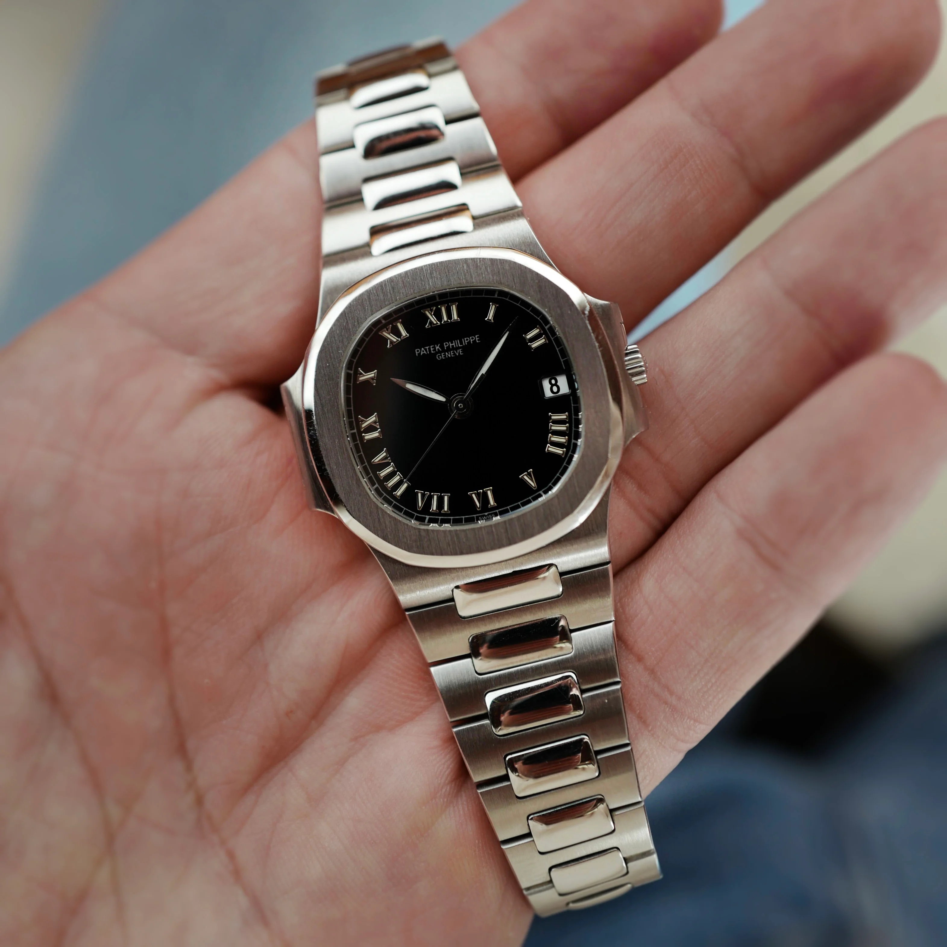 Patek Philippe Steel Nautilus Ref. 3800 with Roman Numeral Dial - Image 3