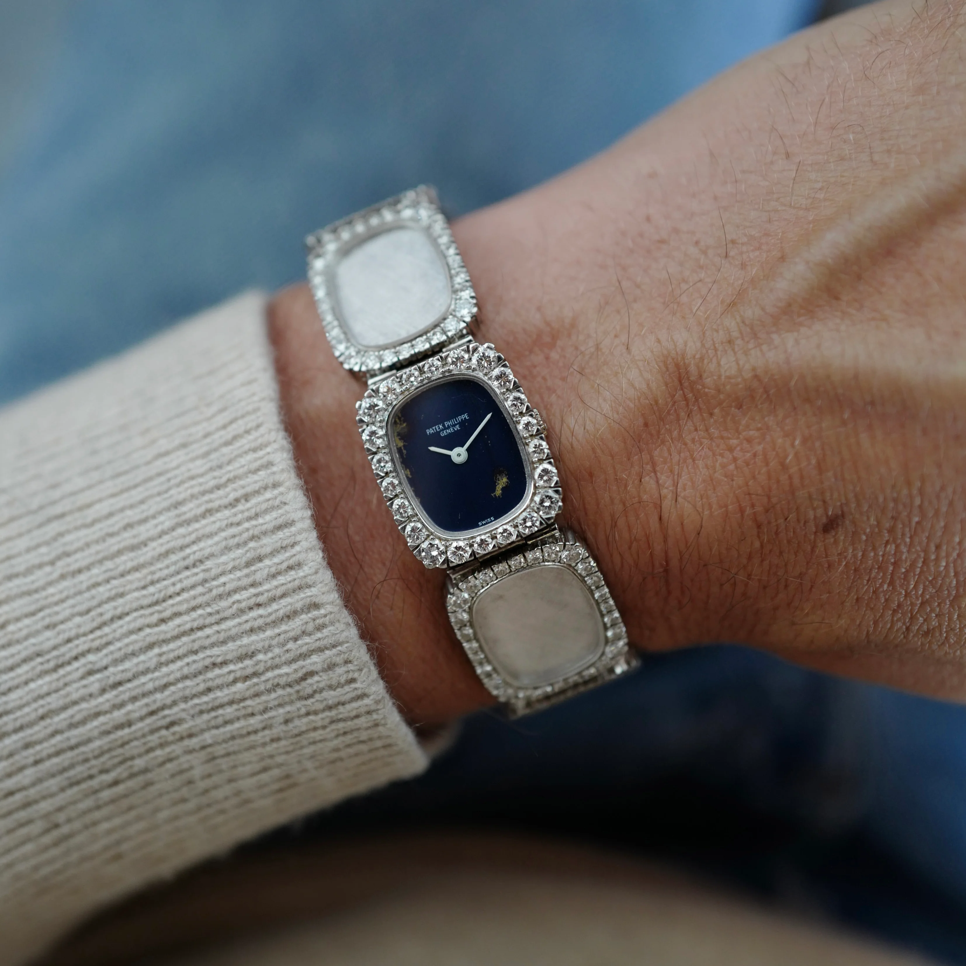 Patek Philippe White Gold Ellipse Diamond Bracelet Ref. 4122 - Image 3