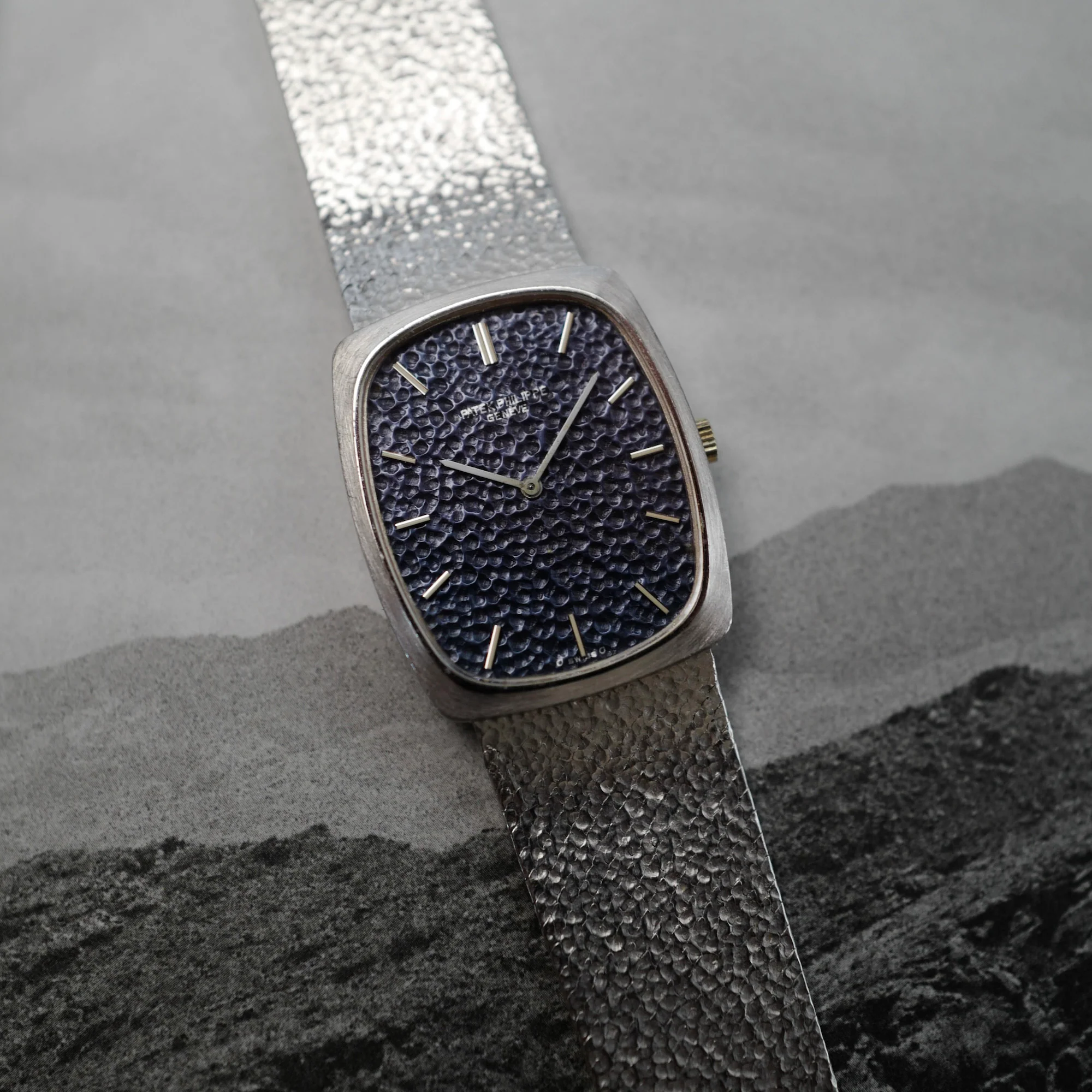 Patek Philippe White Gold Gondolo Ref. 3567 with Original Papers - Image 3