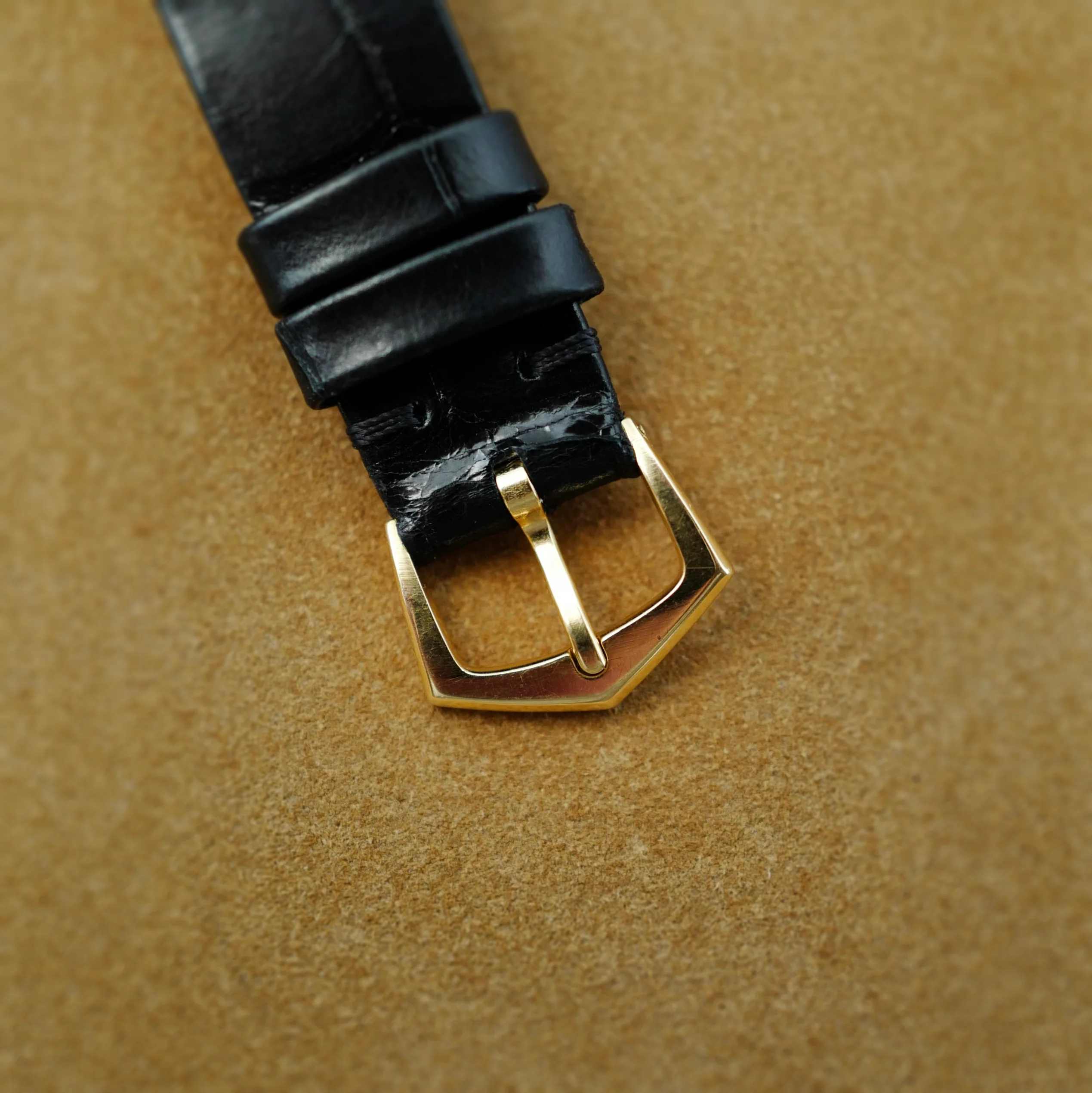 Patek Philippe Yellow Gold Black Dial Calatrava Watch Ref. 3514 - Image 6