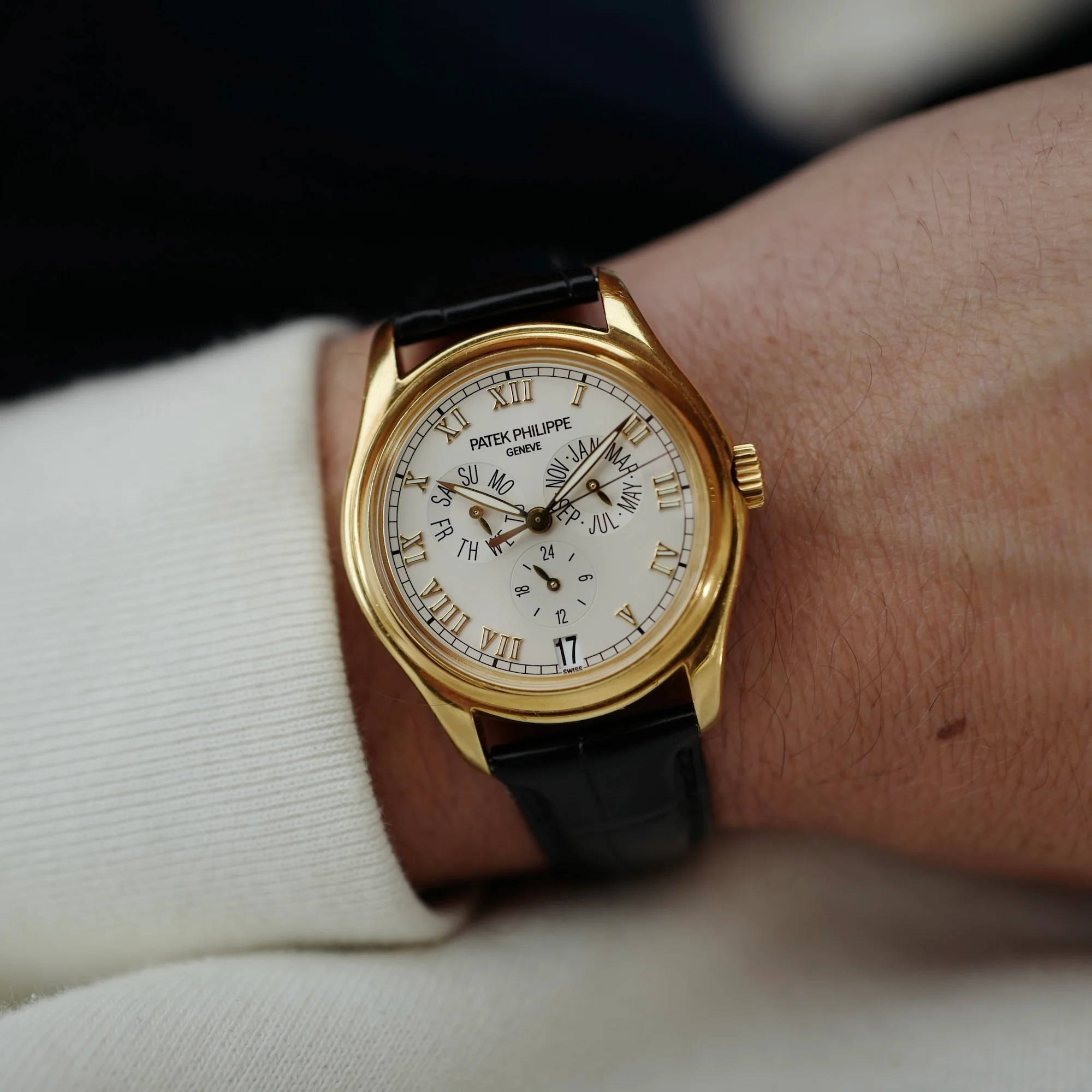 Patek Philippe Yellow Gold Calatrava Ref. 5035 with Original Box and Papers - Image 2