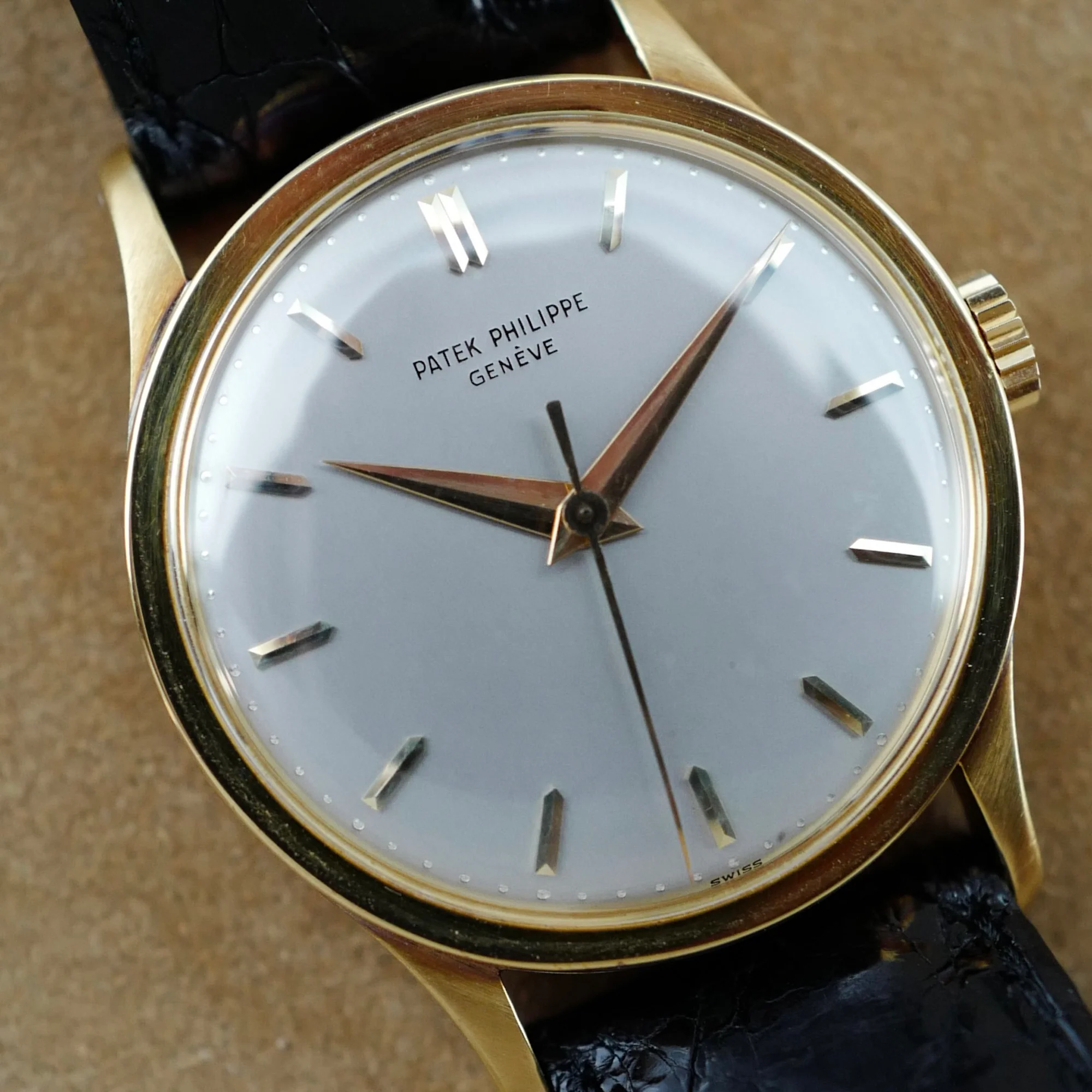 Patek Philippe Yellow Gold Calatrava Ref. 570 (New Arrival) - Image 2