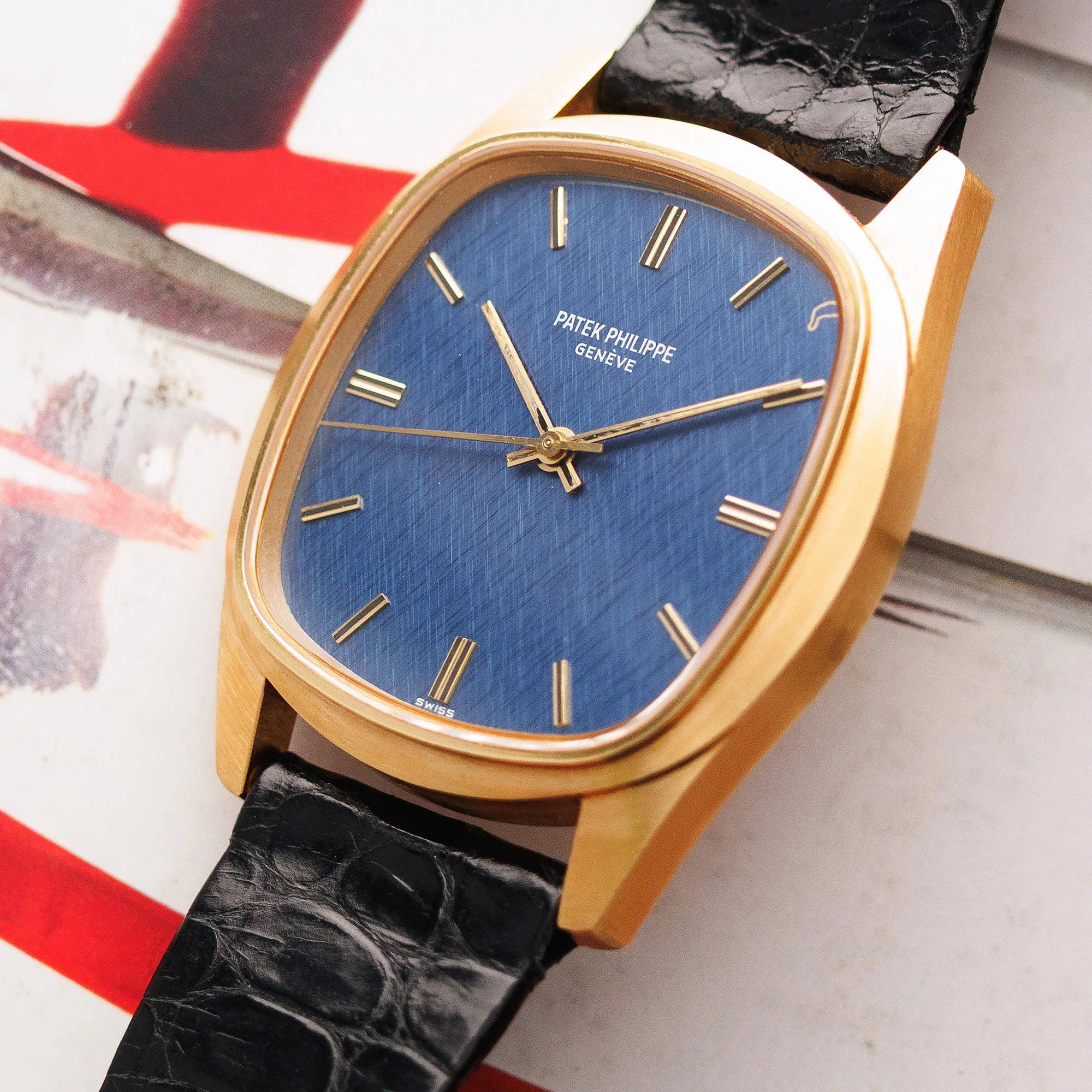 Patek Philippe Yellow Gold Jumbo Automatic Golden Circle Ref. 3585 in Mint Condition - Image 2