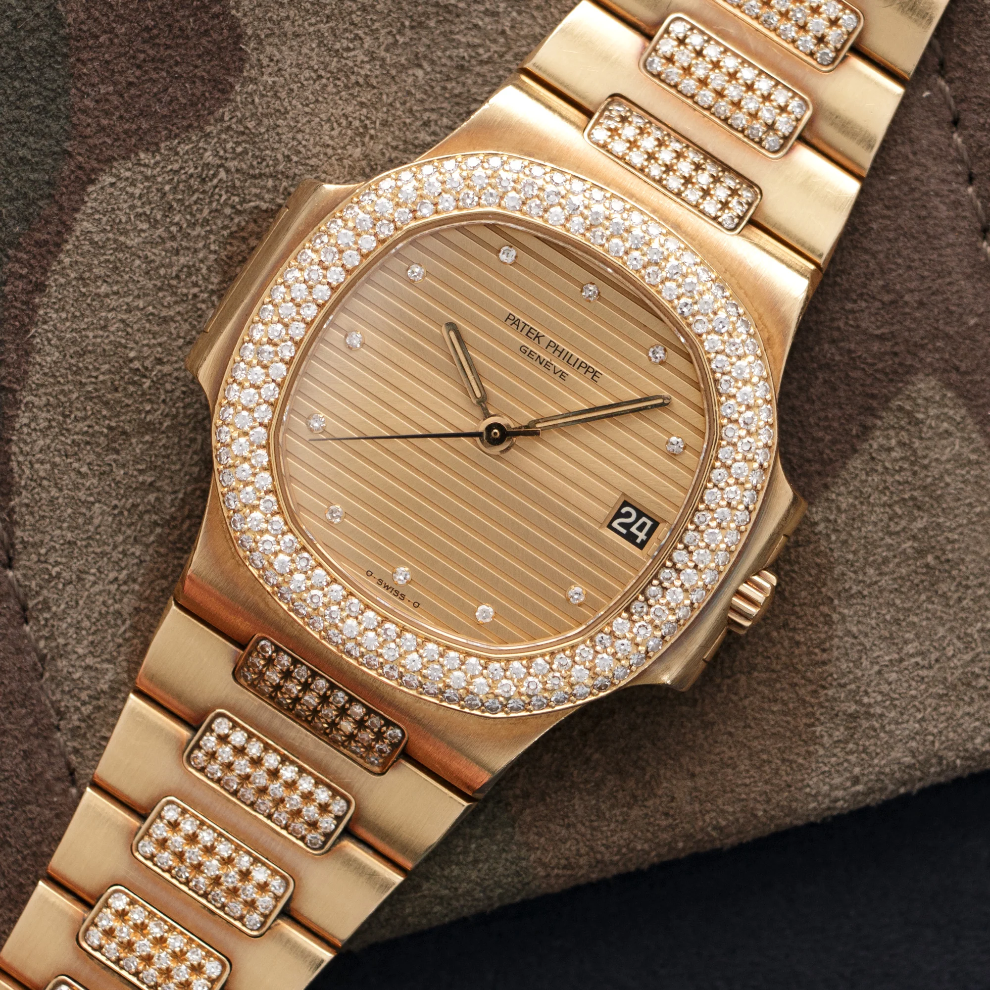 Patek Philippe Yellow Gold Nautilus Diamond Watch Ref. 3800 - Image 2