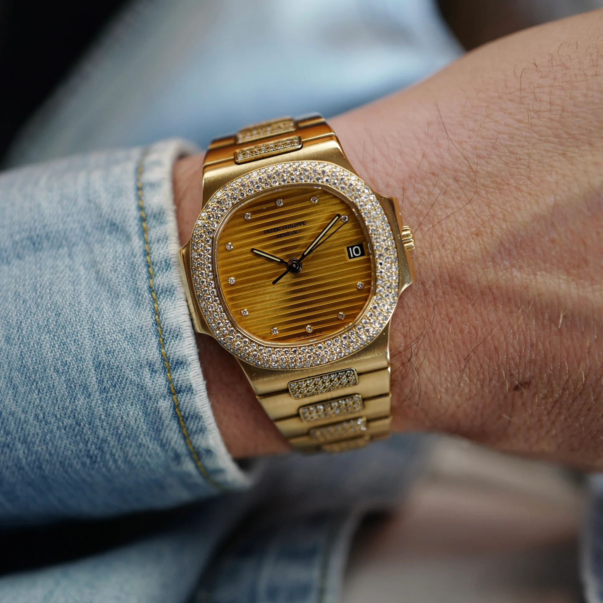 Patek Philippe Yellow Gold Nautilus Ref. 3800/5 with Factory Diamonds - Image 7