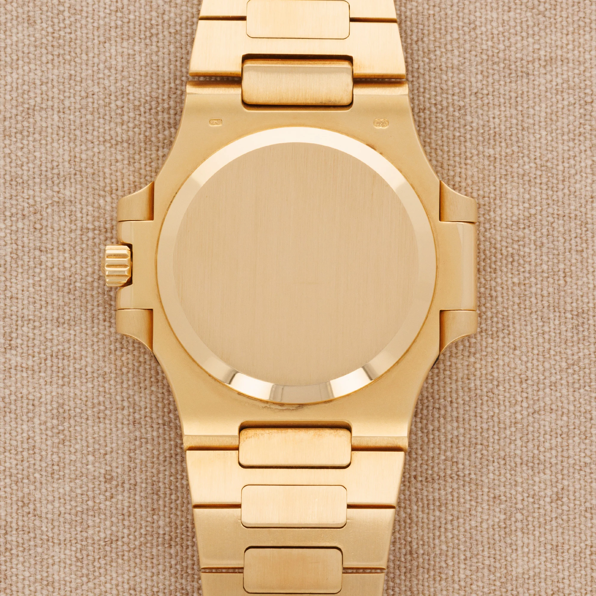 Patek Philippe Yellow Gold Nautilus Ref. 3800J - Image 3