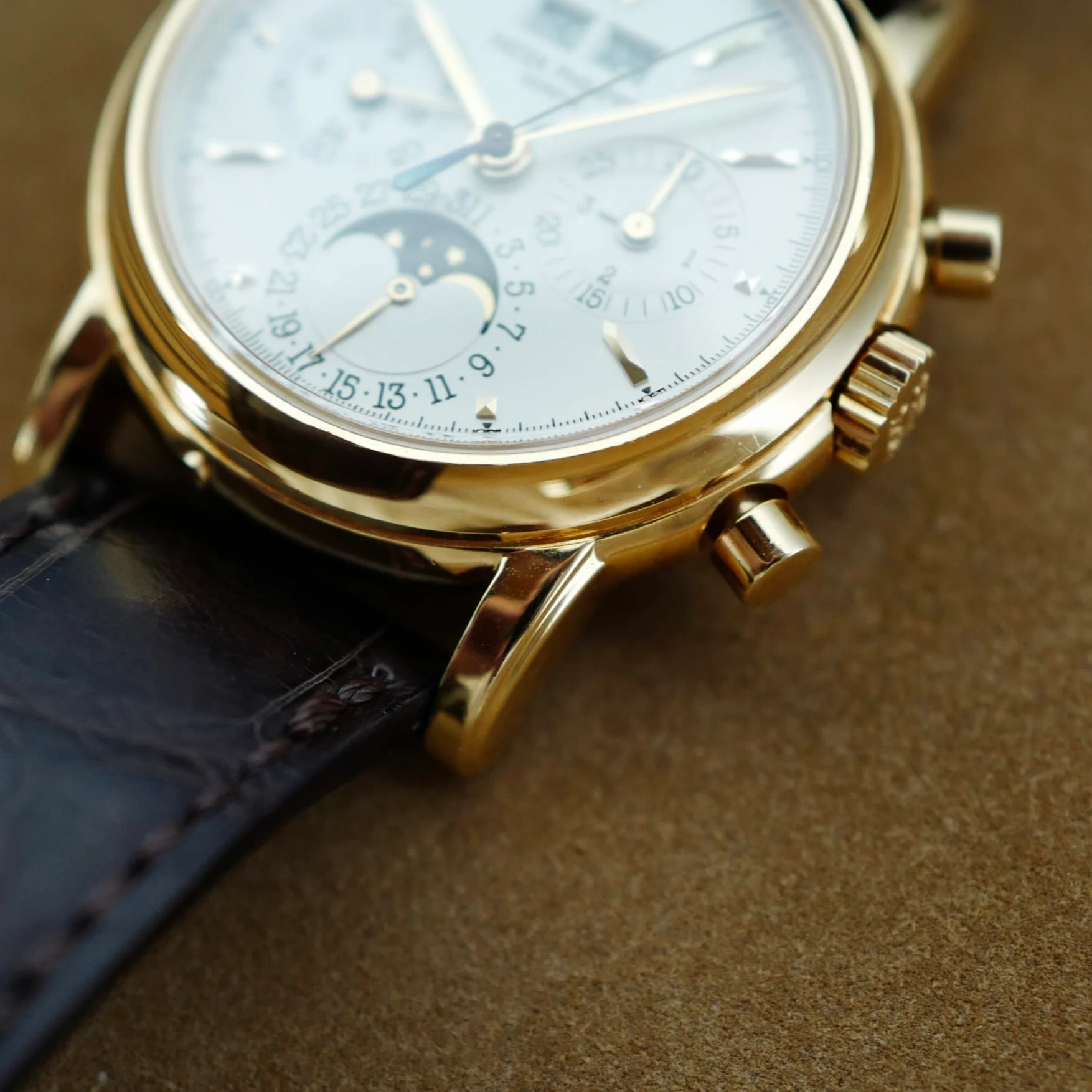 Patek Philippe Yellow Gold Perpetual Calendar Chronograph Watch Ref. 3970 - Image 5
