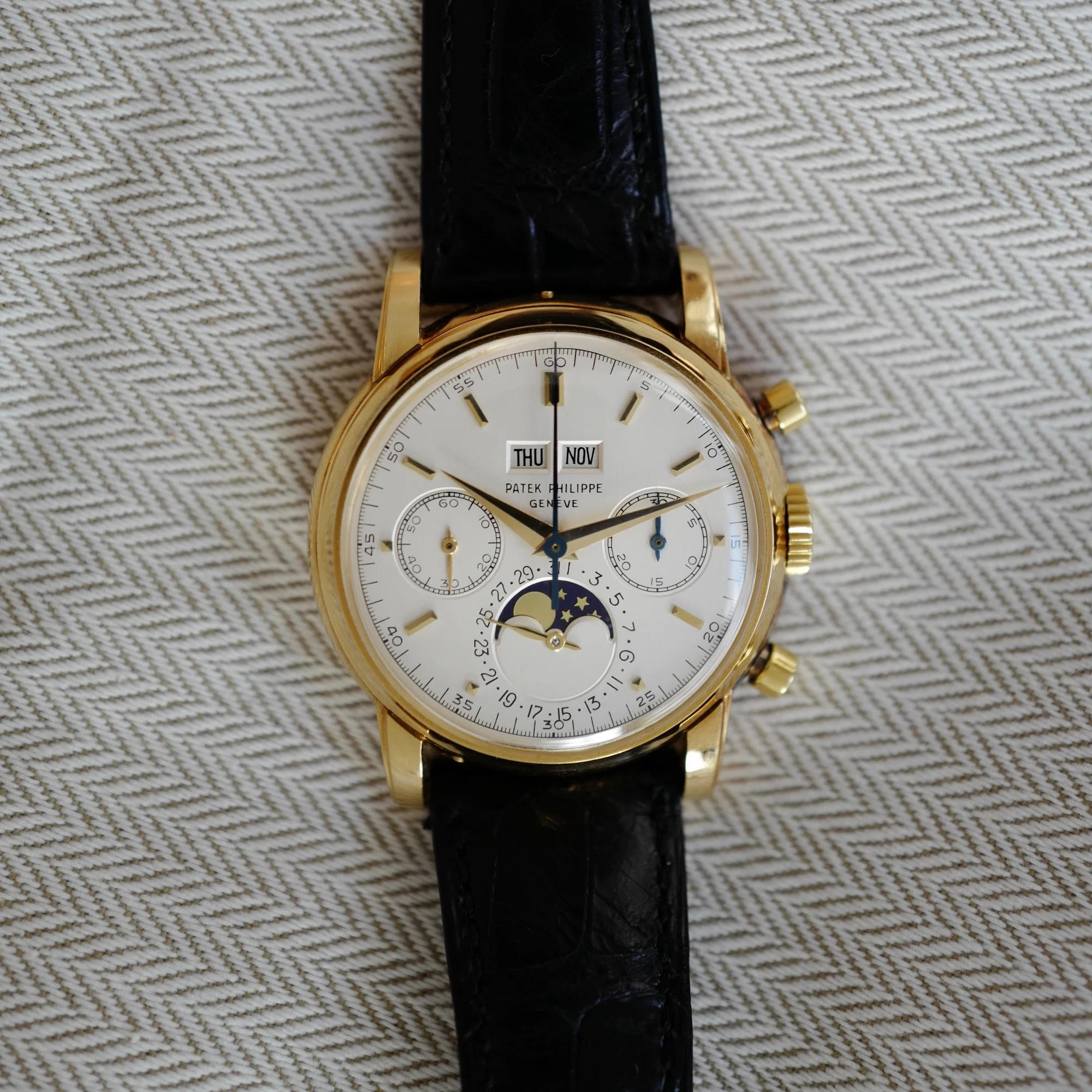 Patek Philippe Yellow Gold Perpetual Calendar Chronograph Watch Ref. 2499 - Image 9