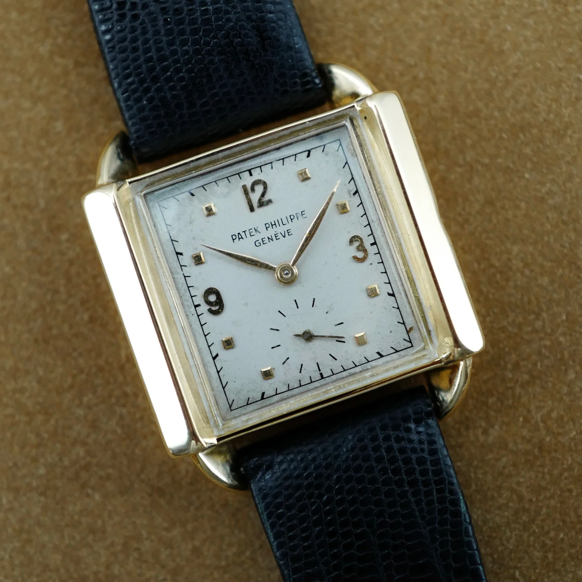 Patek Philippe Yellow Gold Skater Ref. 2425 - Image 3