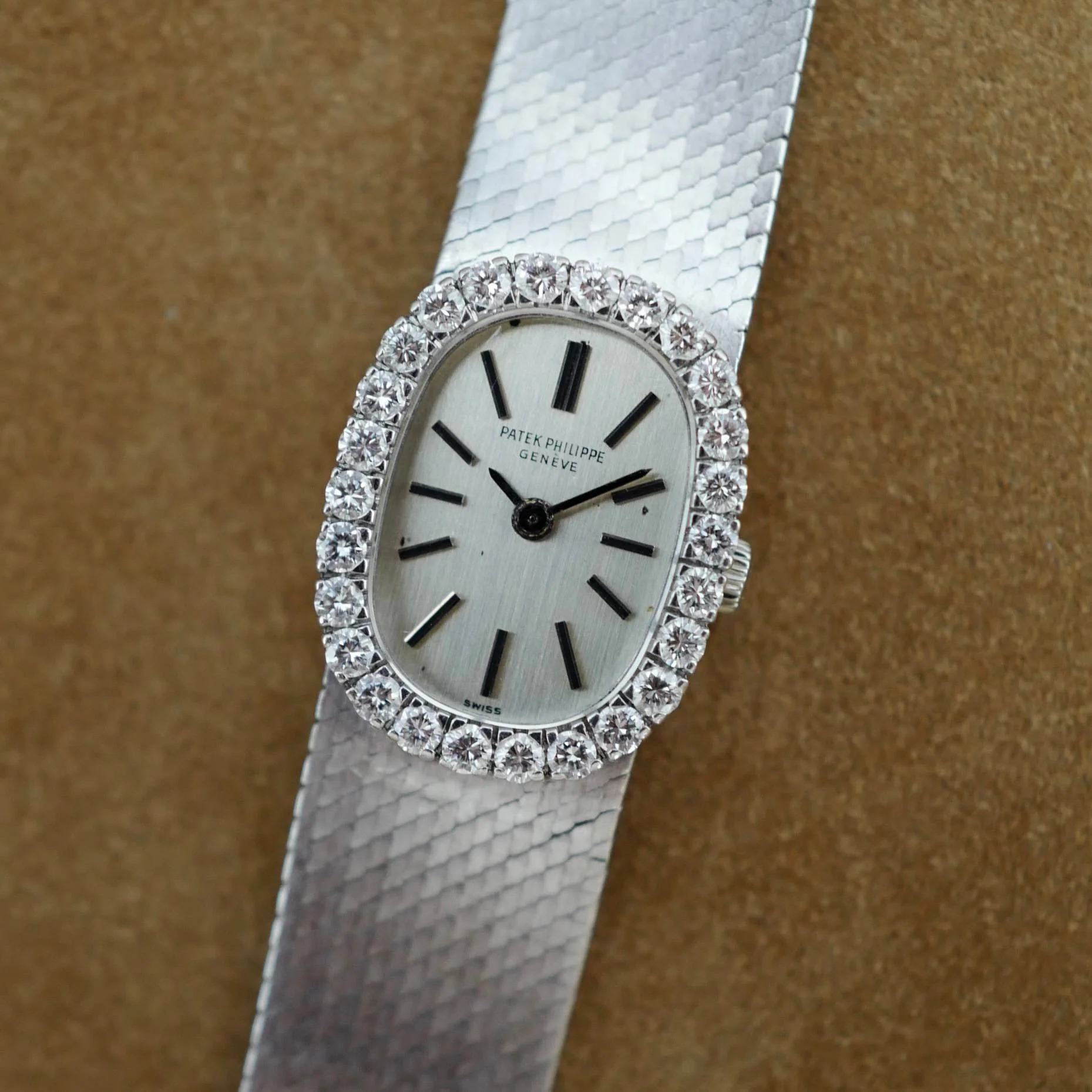 Patek Philippe White Gold Ellipse Diamond Ref. 3377 - Image 2