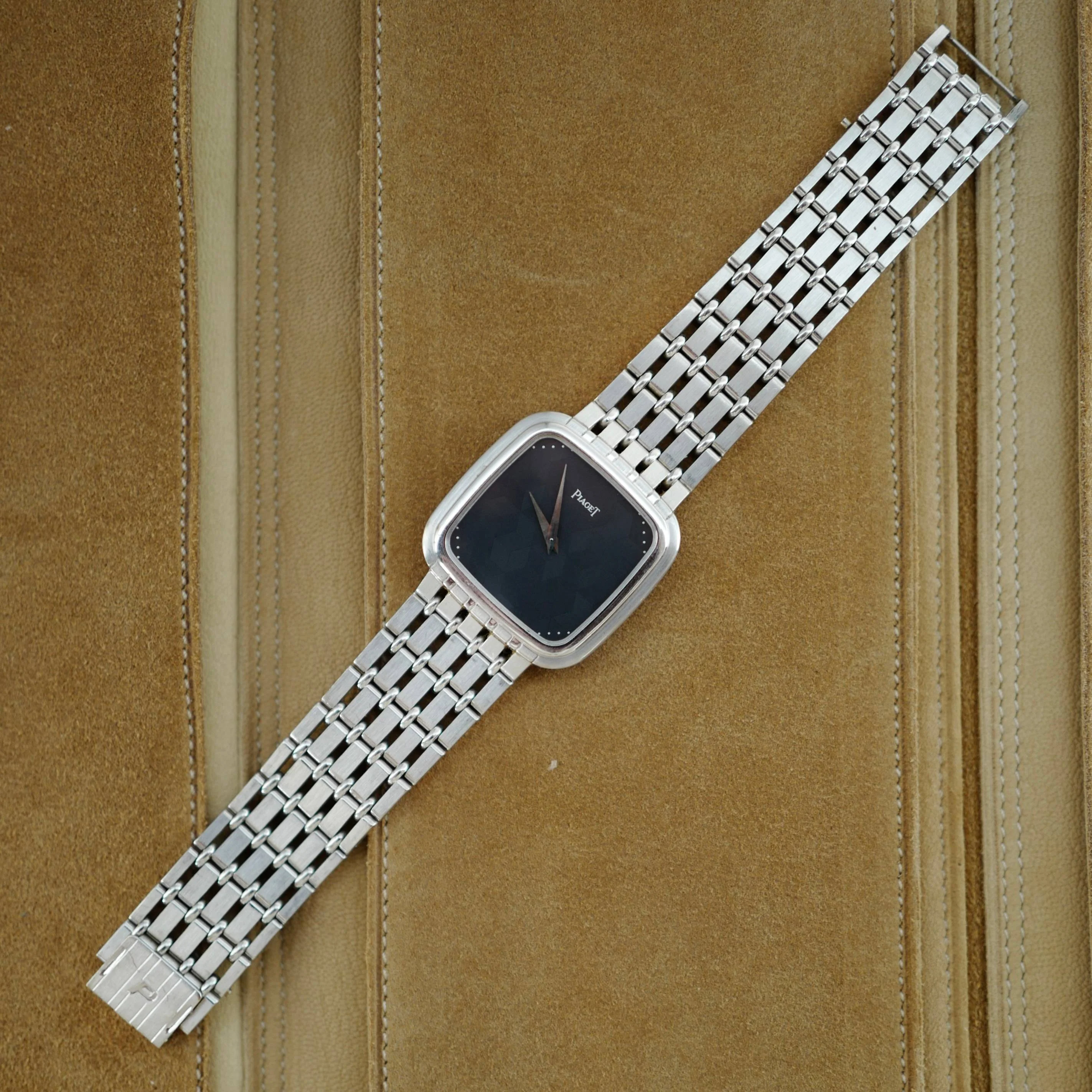 Piaget White Gold Backset Watch Ref. 7708 - Image 4