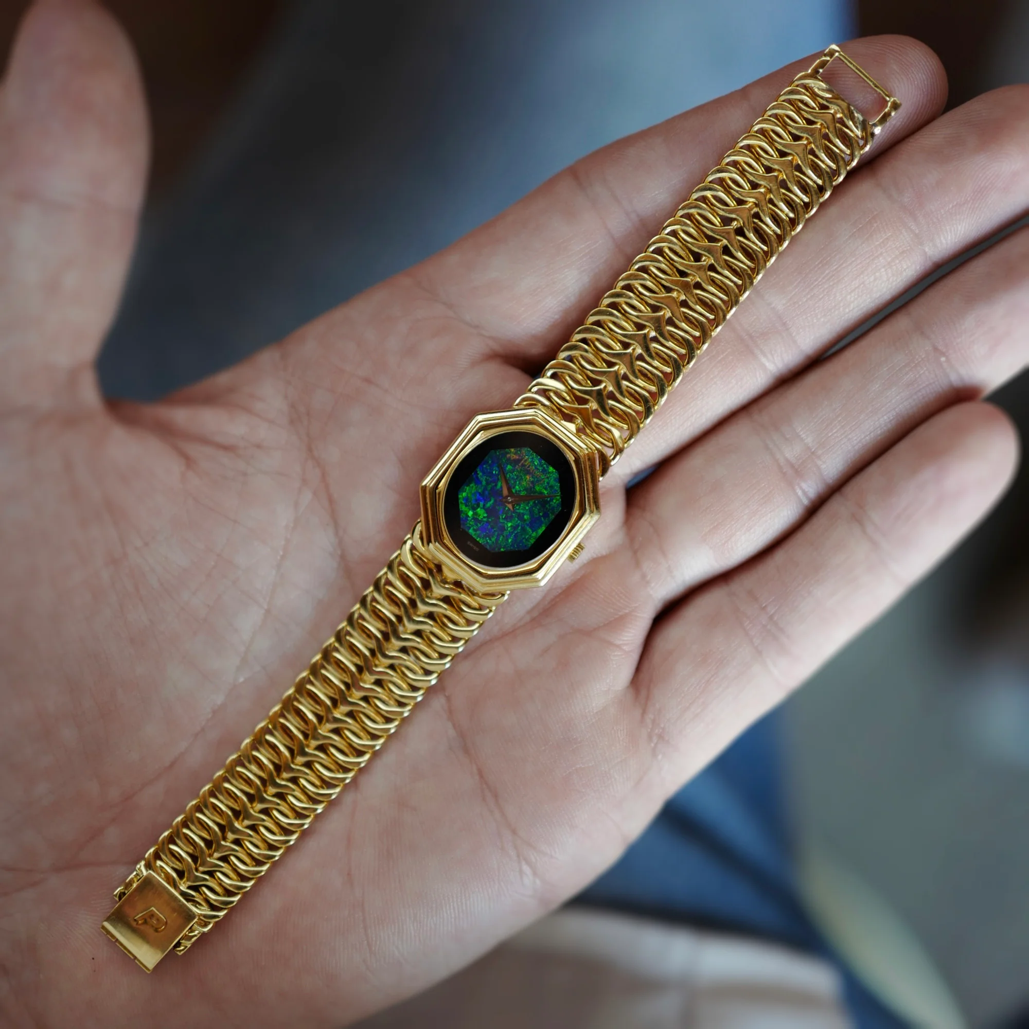 Piaget Yellow Gold Bracelet Watch Ref. 93402 with Opal and Onyx Dial (New Arrival) - Image 2