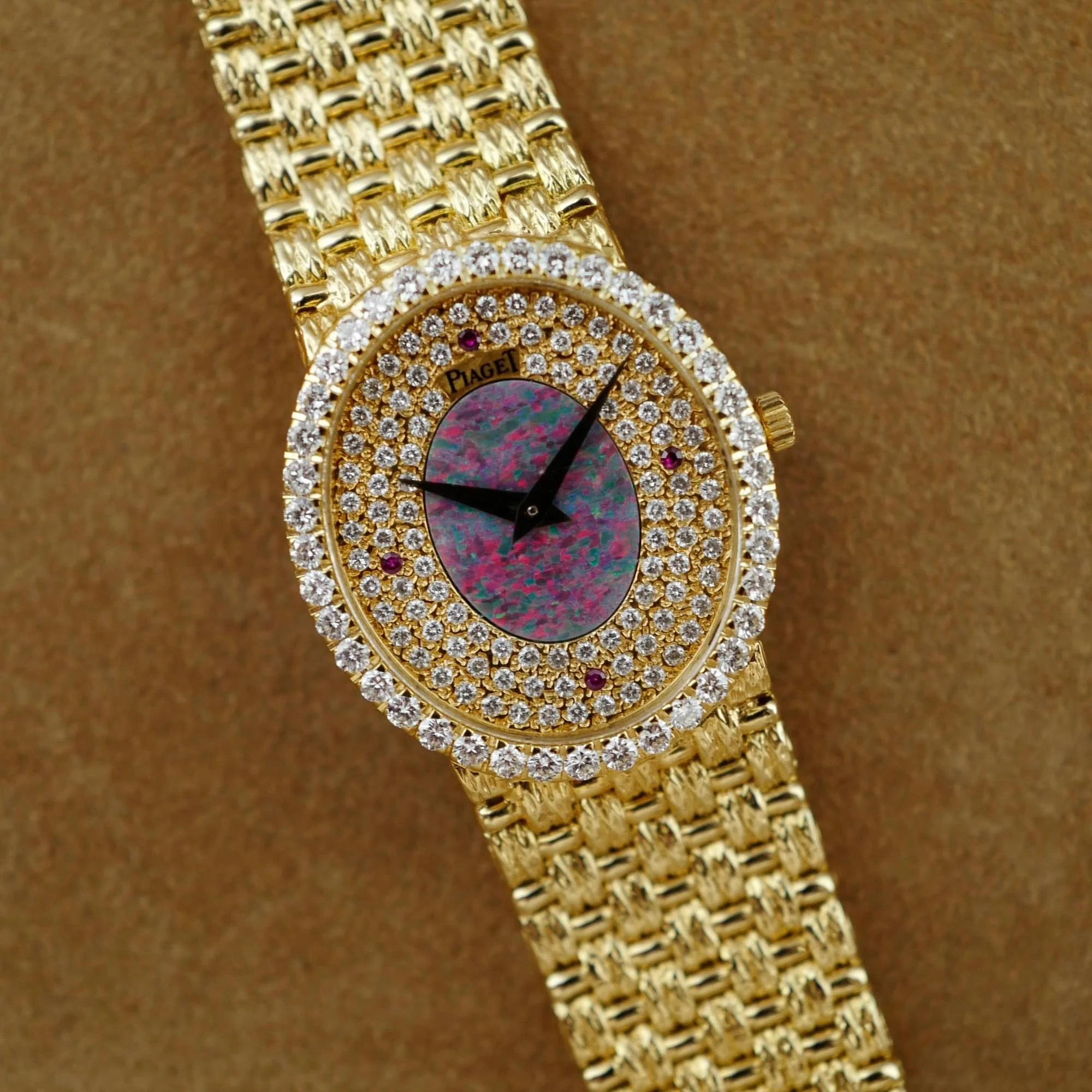 Piaget Yellow Gold Round Watch Ref. 8826 with Opal and Diamond Dial - Image 2