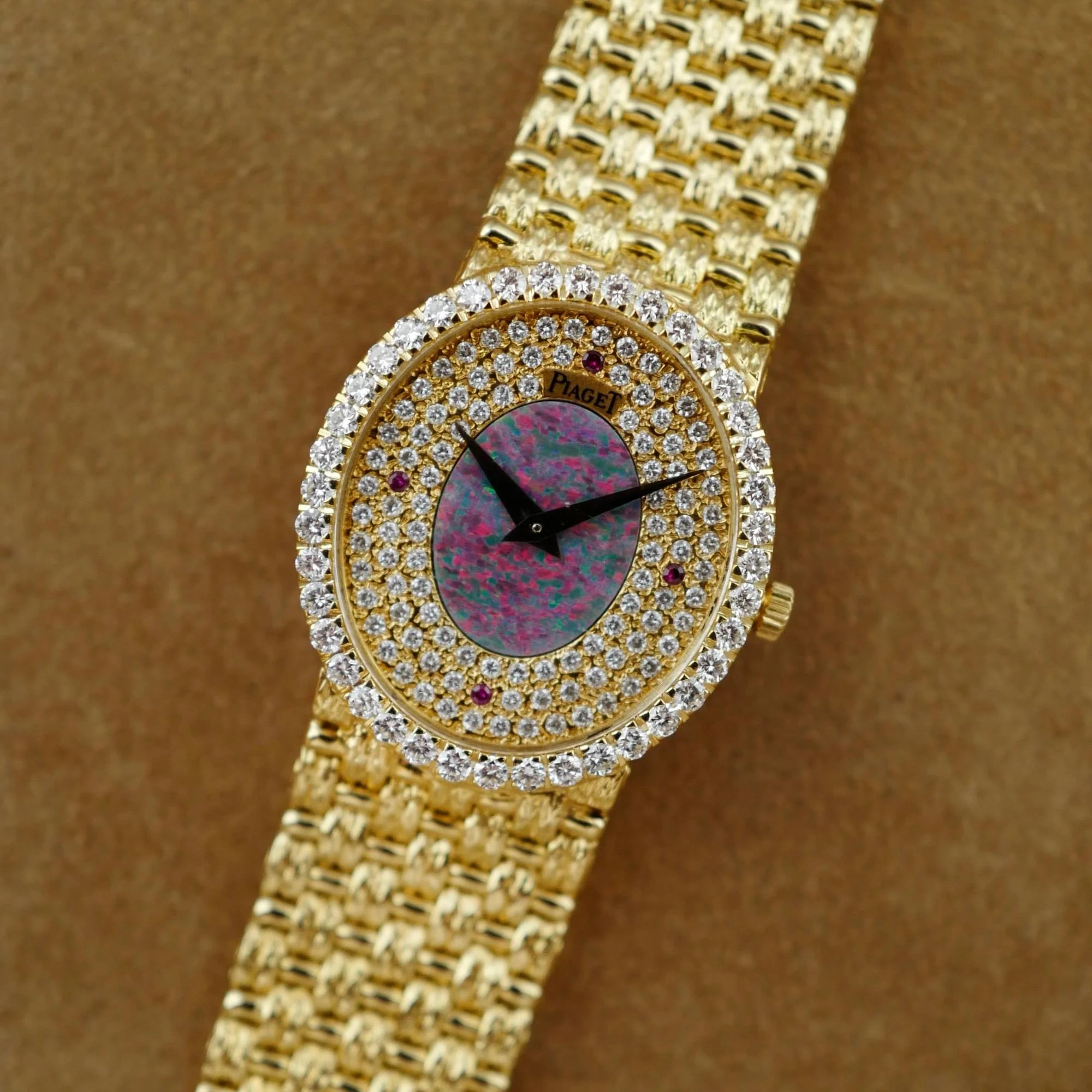 Piaget Yellow Gold Round Watch Ref. 8826 with Opal and Diamond Dial - Image 4