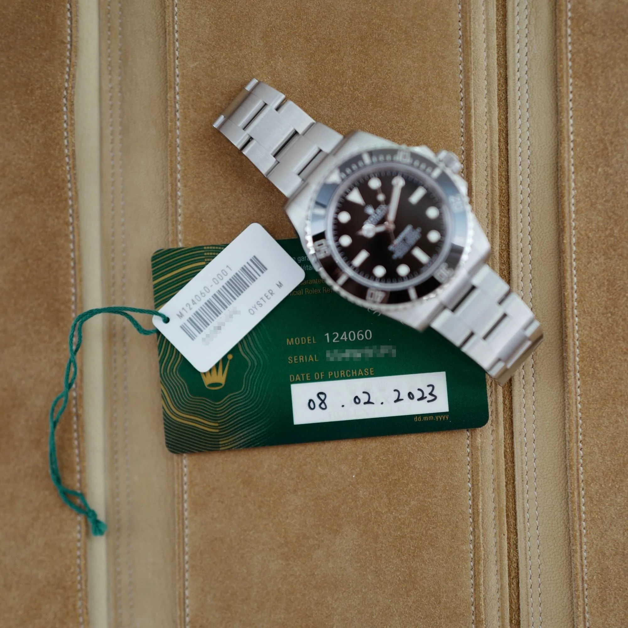 Rolex Steel Submariner Ref. 124060 - Image 4