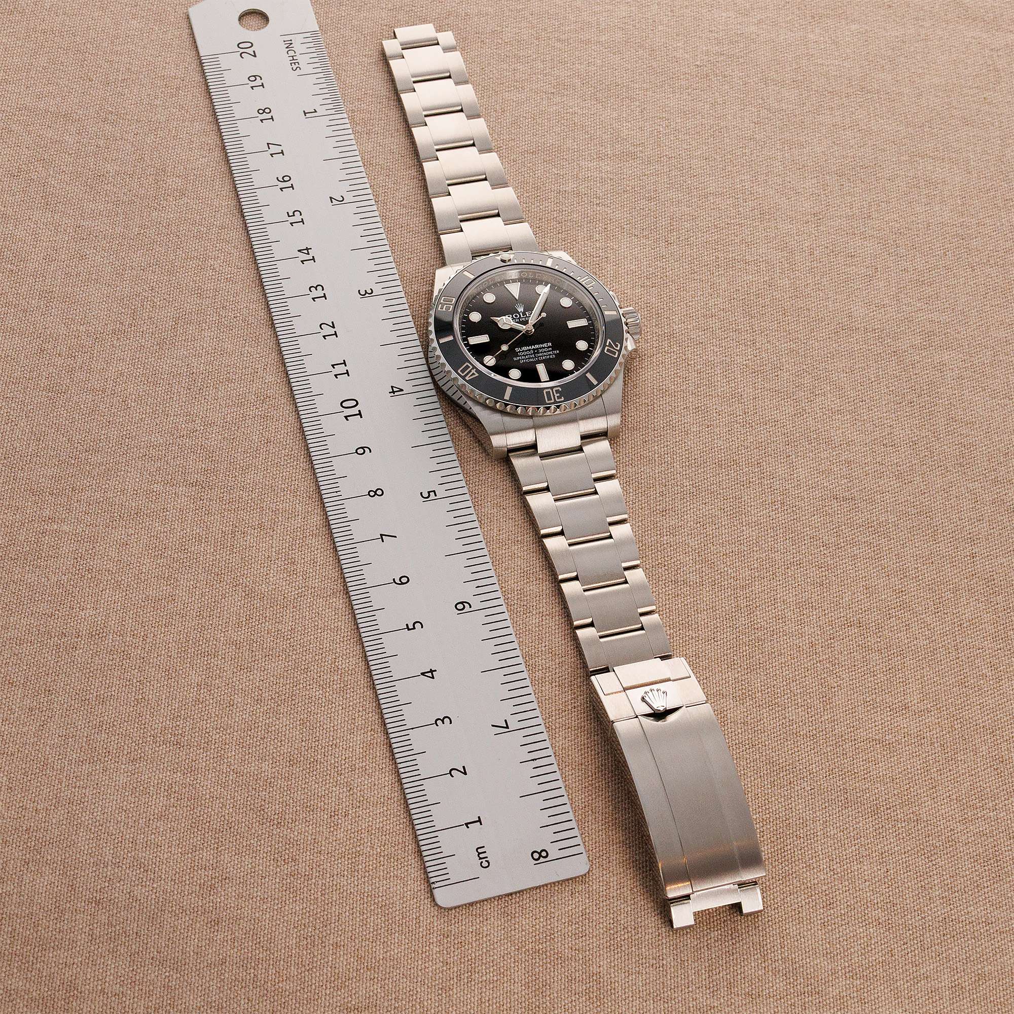 Rolex Steel Submariner Ref. 124060 - Image 8