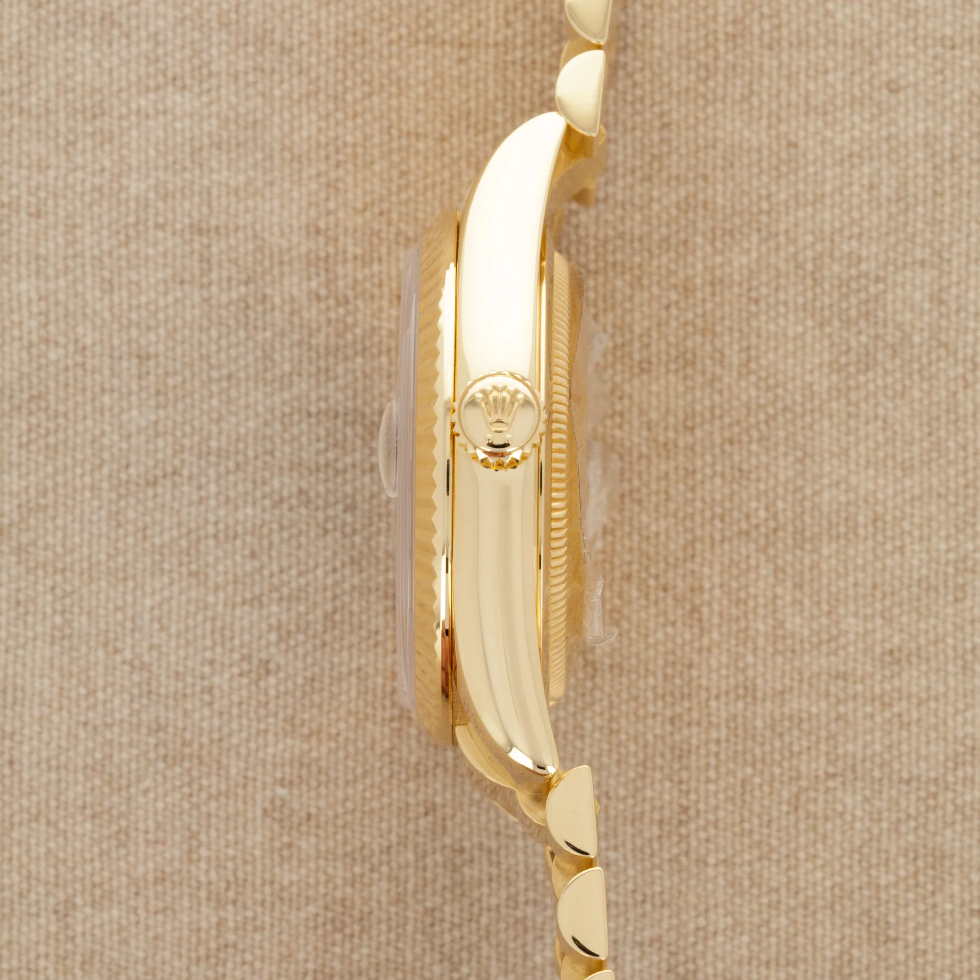 Rolex Yellow Gold Day-Date Green Dial Watch Ref. 118238 with Kanji Date Wheel - Image 7