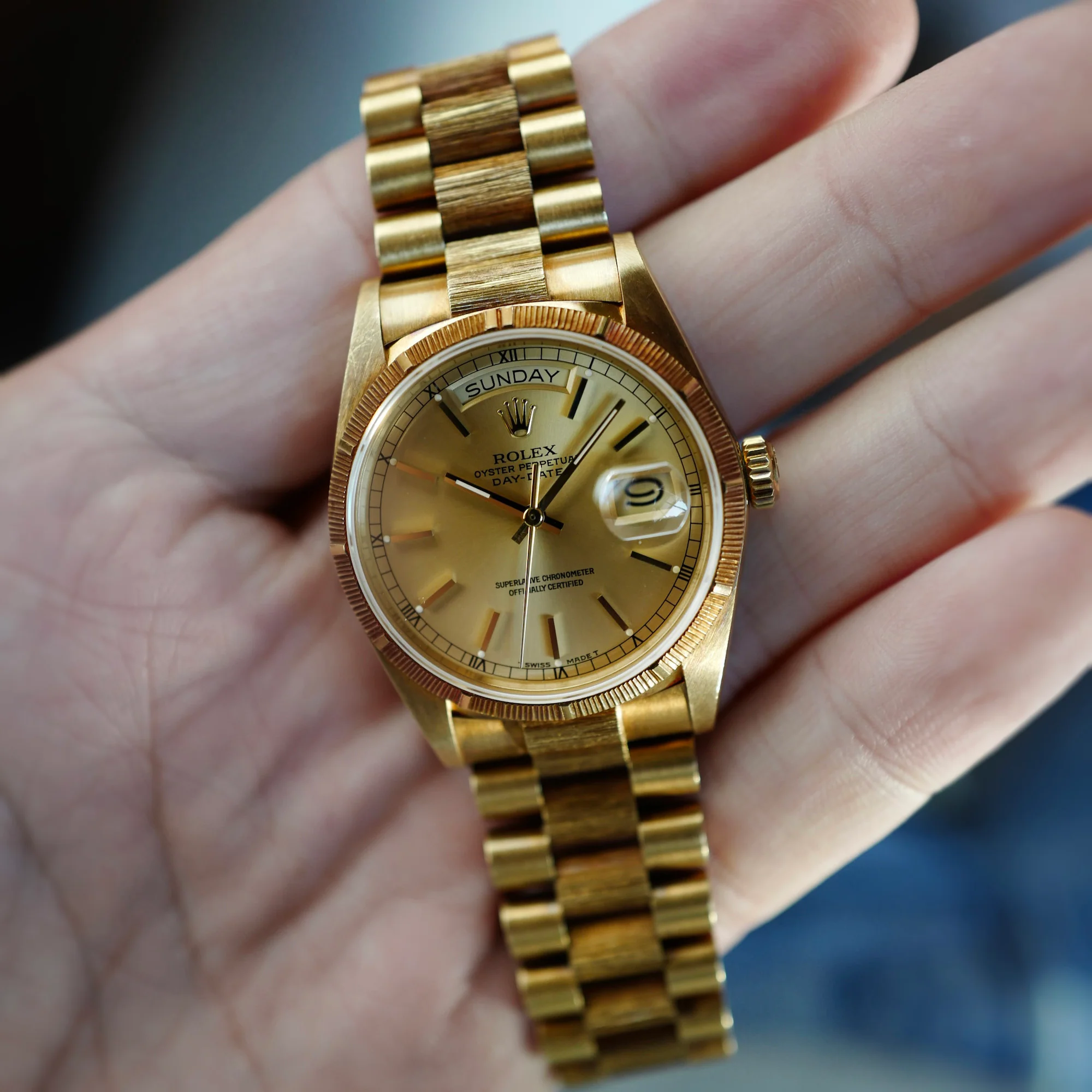 Rolex Yellow Gold Day-Date Ref. 18078 with Bark Finish and Outstanding Condition - Image 4