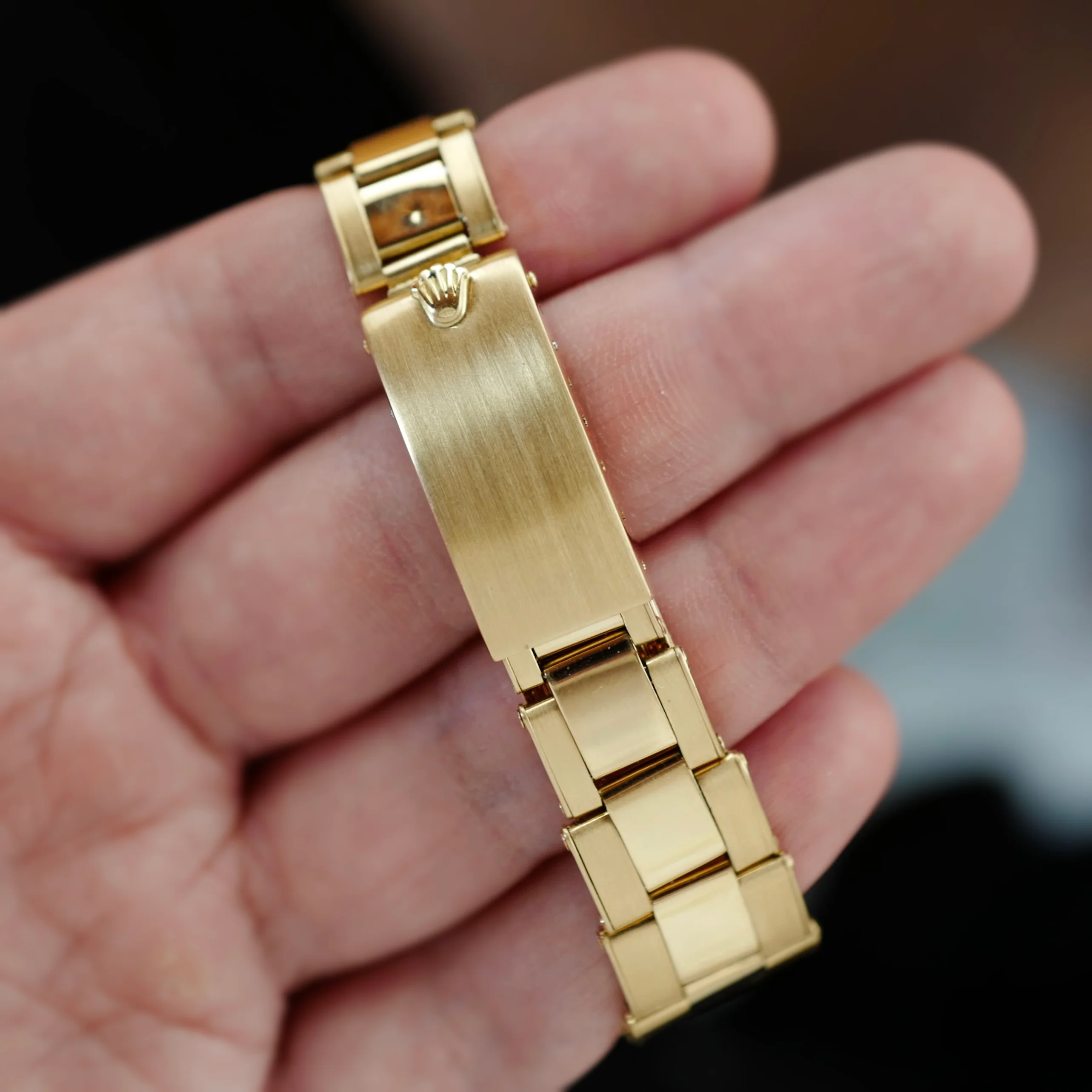 Rolex Yellow Gold Oyster Perpetual Honeycomb Watch Ref. 6085 (New Arrival) - Image 7