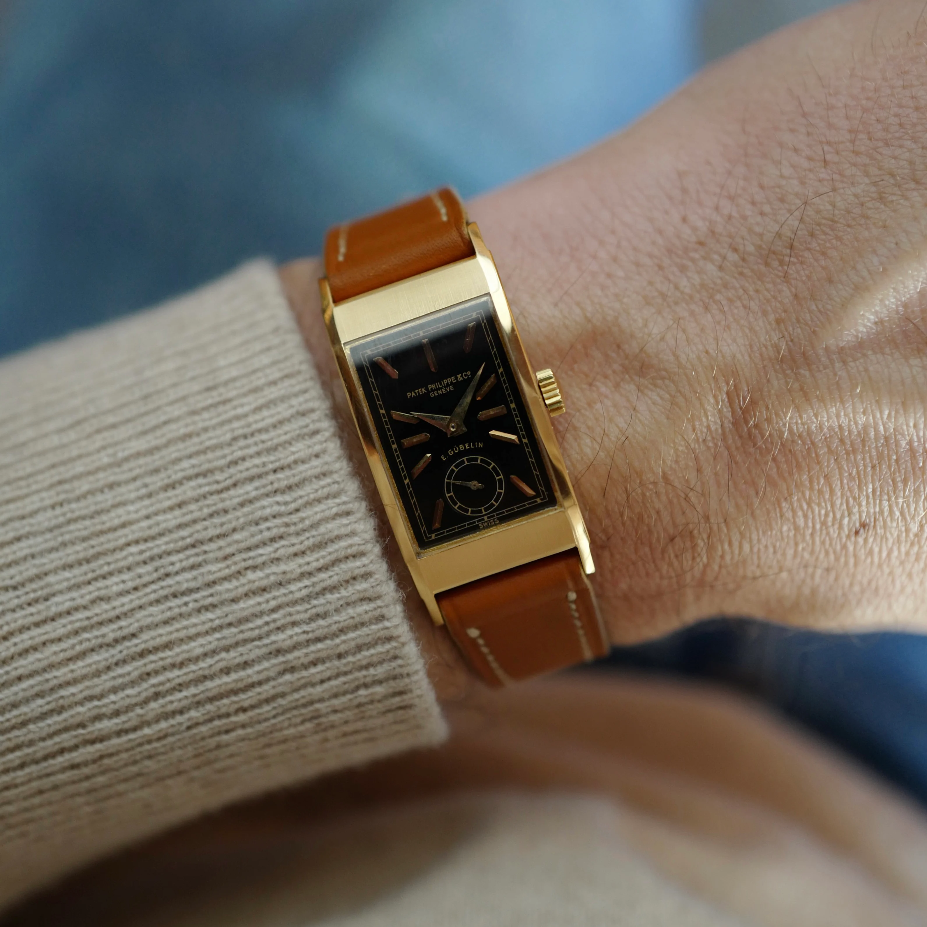 Patek Philippe Yellow Gold Tegolino Watch Ref. 425 with Black Dial Retailed by Gubelin - Image 4