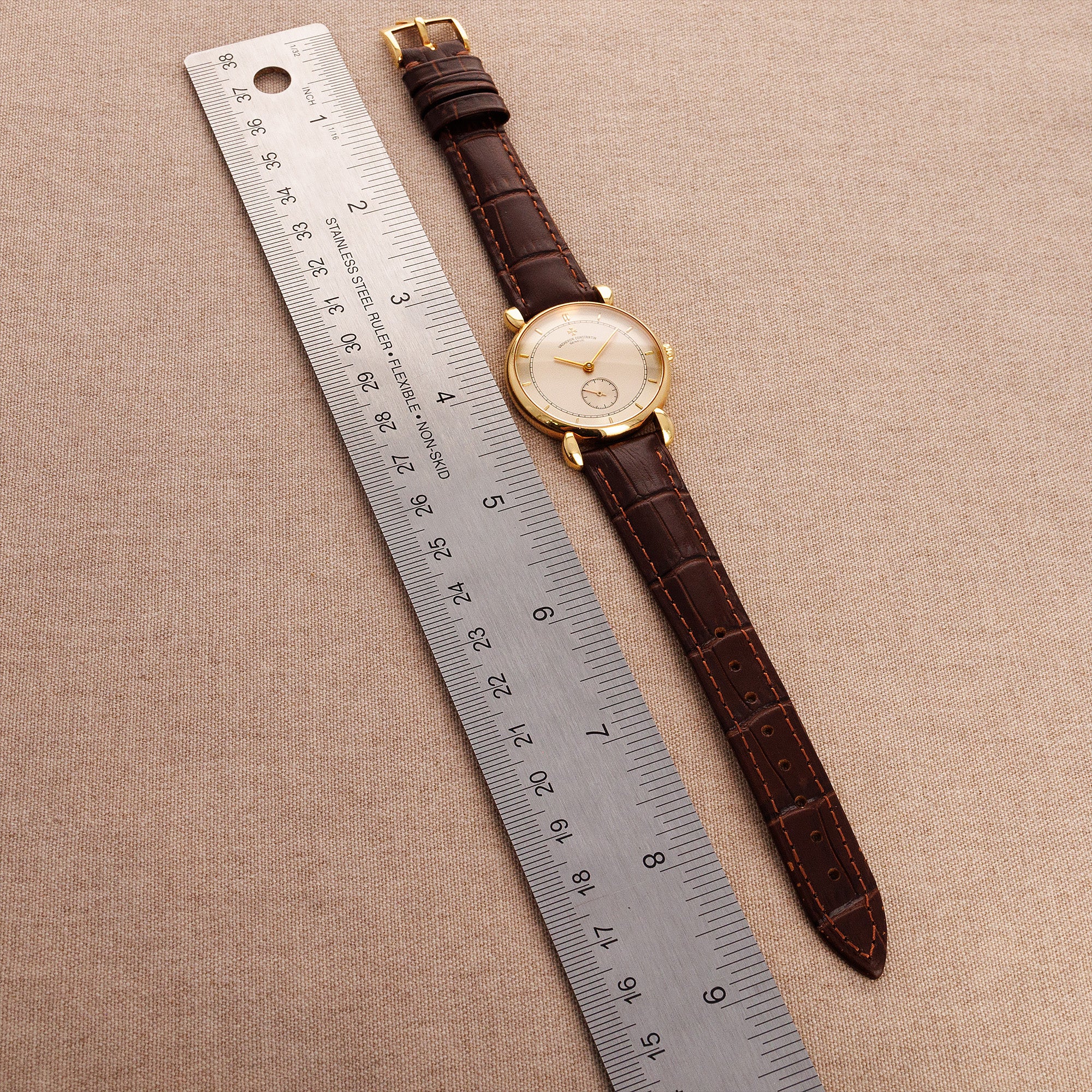 Vacheron Constantin Yellow Gold Vintage Historique in Like New Condtion - Image 3